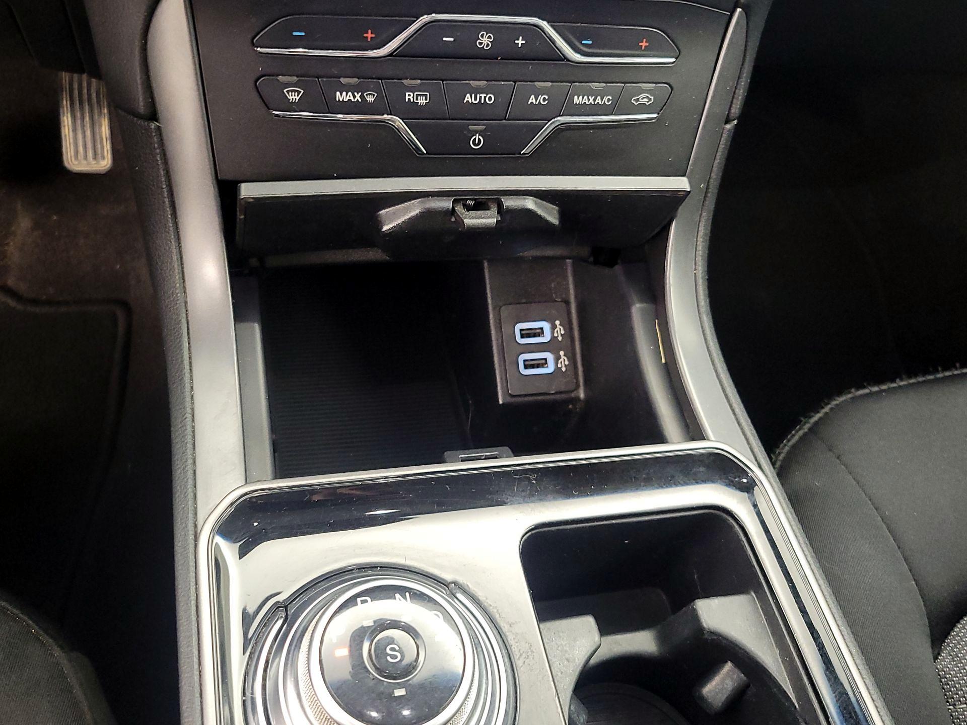 Thumbnail: 2020 Ford Edge - 18