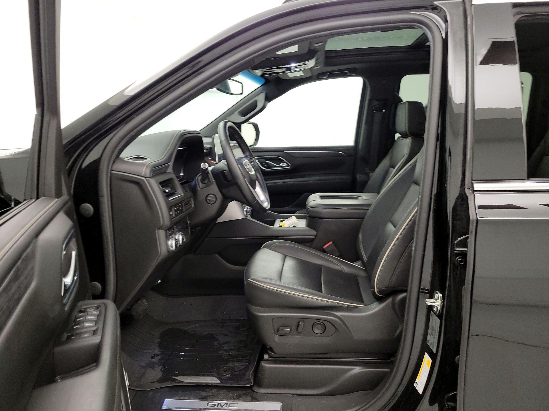 Thumbnail: 2023 GMC Yukon XL - 11