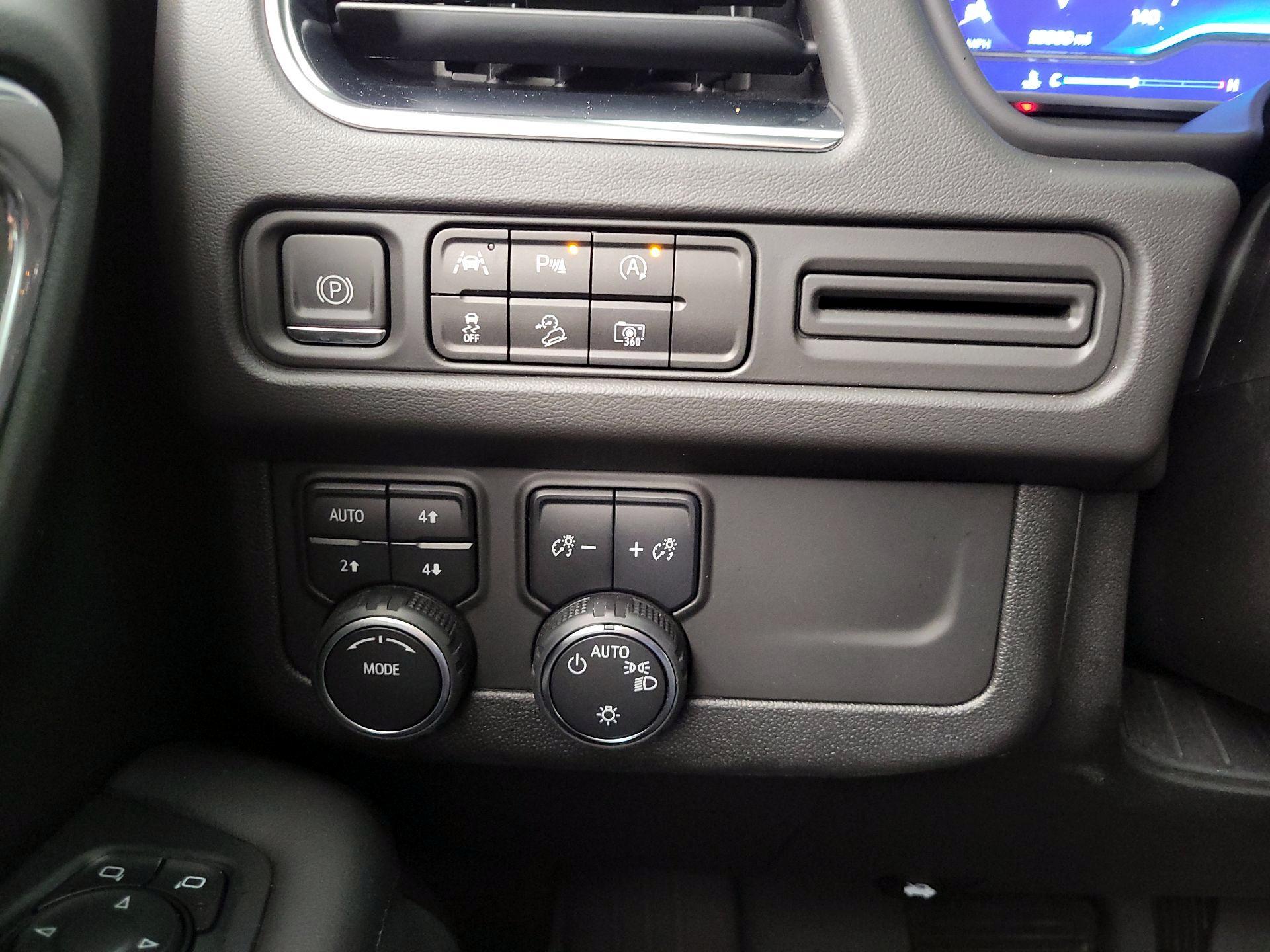 Thumbnail: 2023 Chevrolet Tahoe - 13