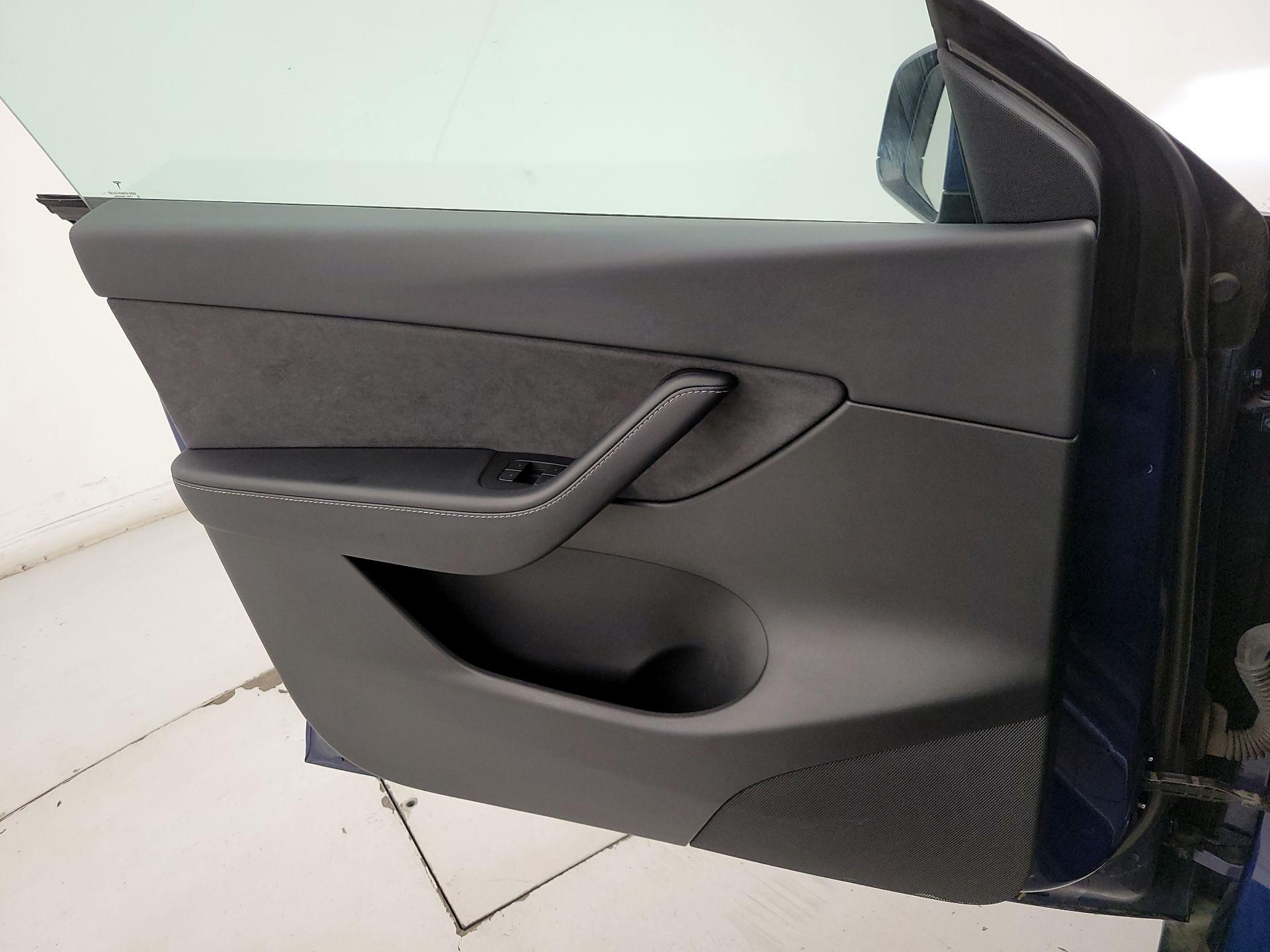 Thumbnail: 2022 Tesla Model Y - 12