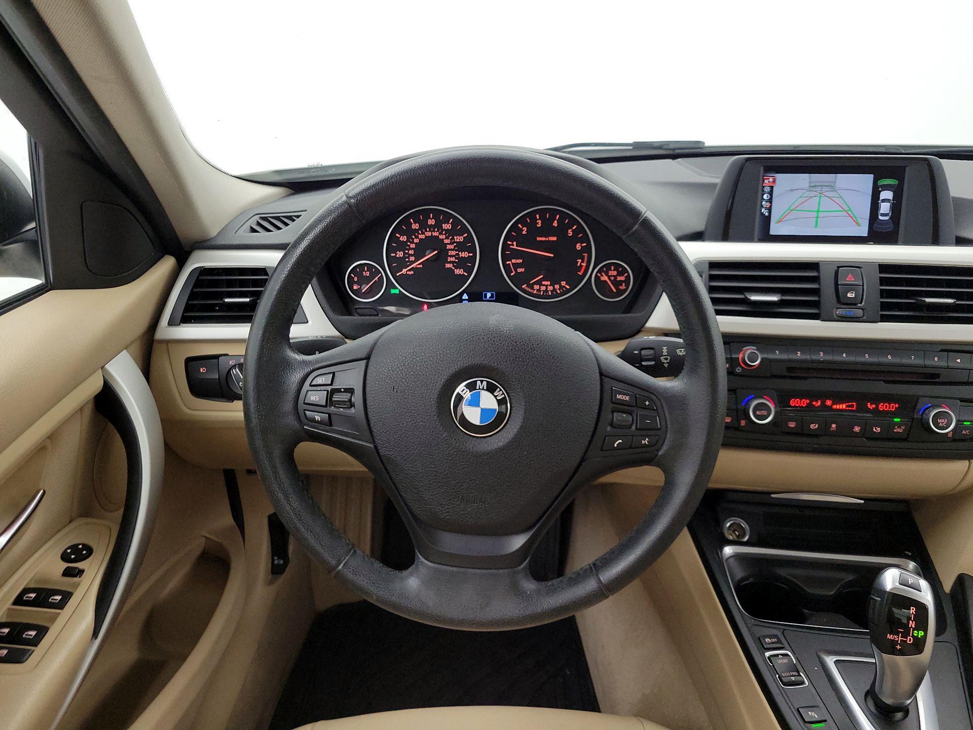 Thumbnail: 2015 BMW 3 Series - 10