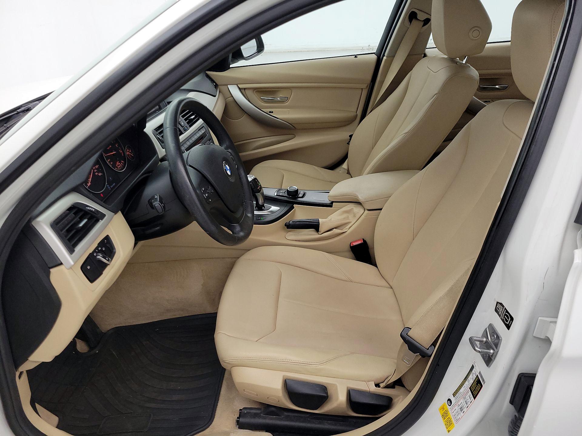 Thumbnail: 2015 BMW 3 Series - 11