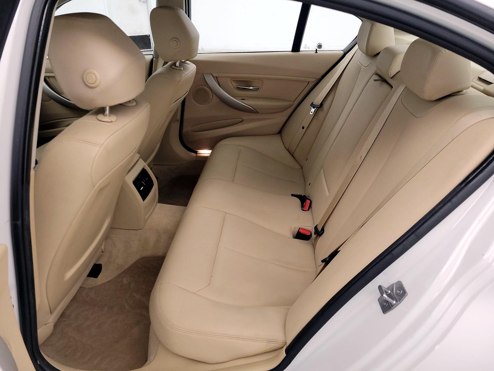 Thumbnail: 2015 BMW 3 Series - 19