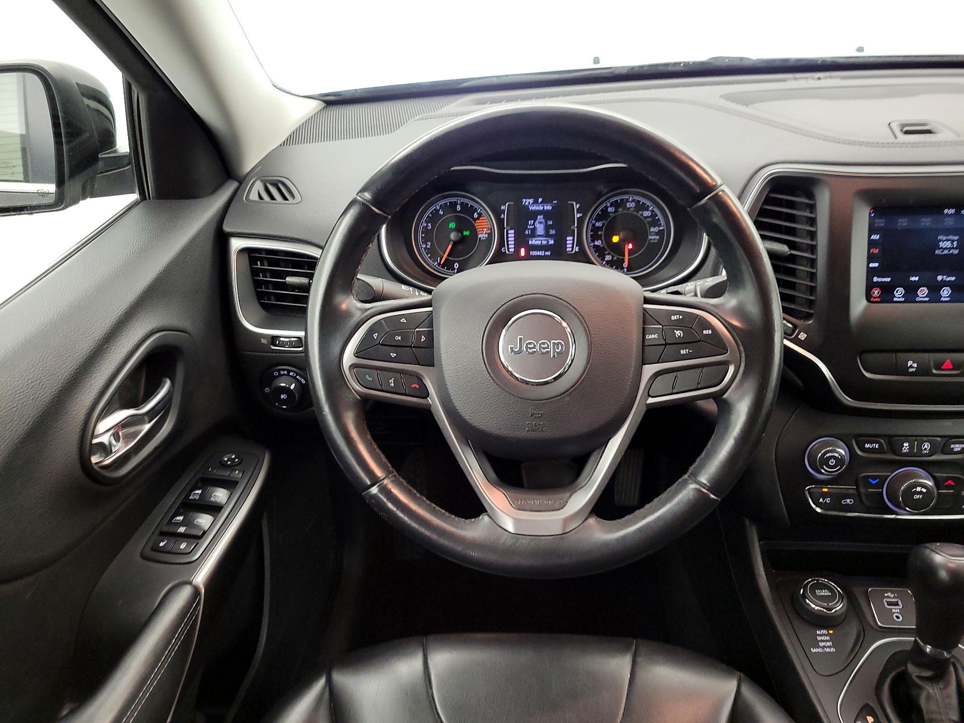 Thumbnail: 2019 Jeep Cherokee - 10