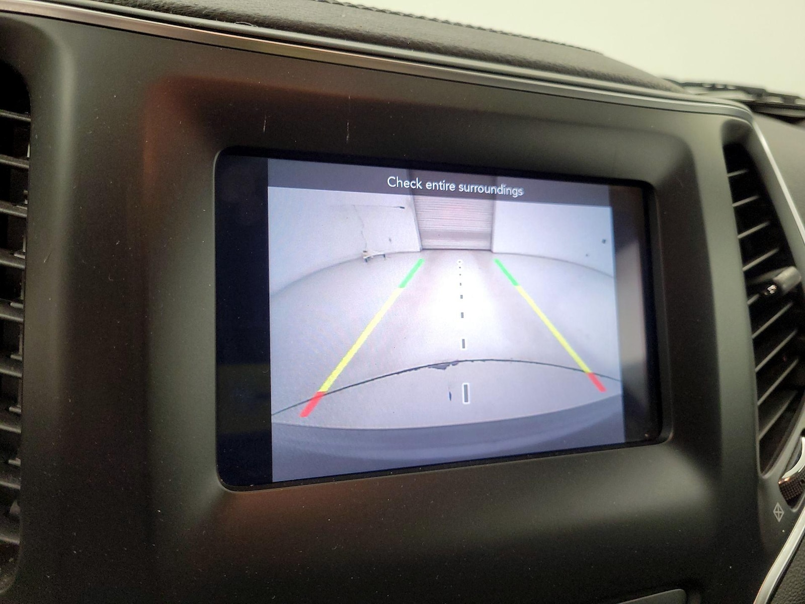 2019 Jeep Cherokee Latitude Plus - Photo 15