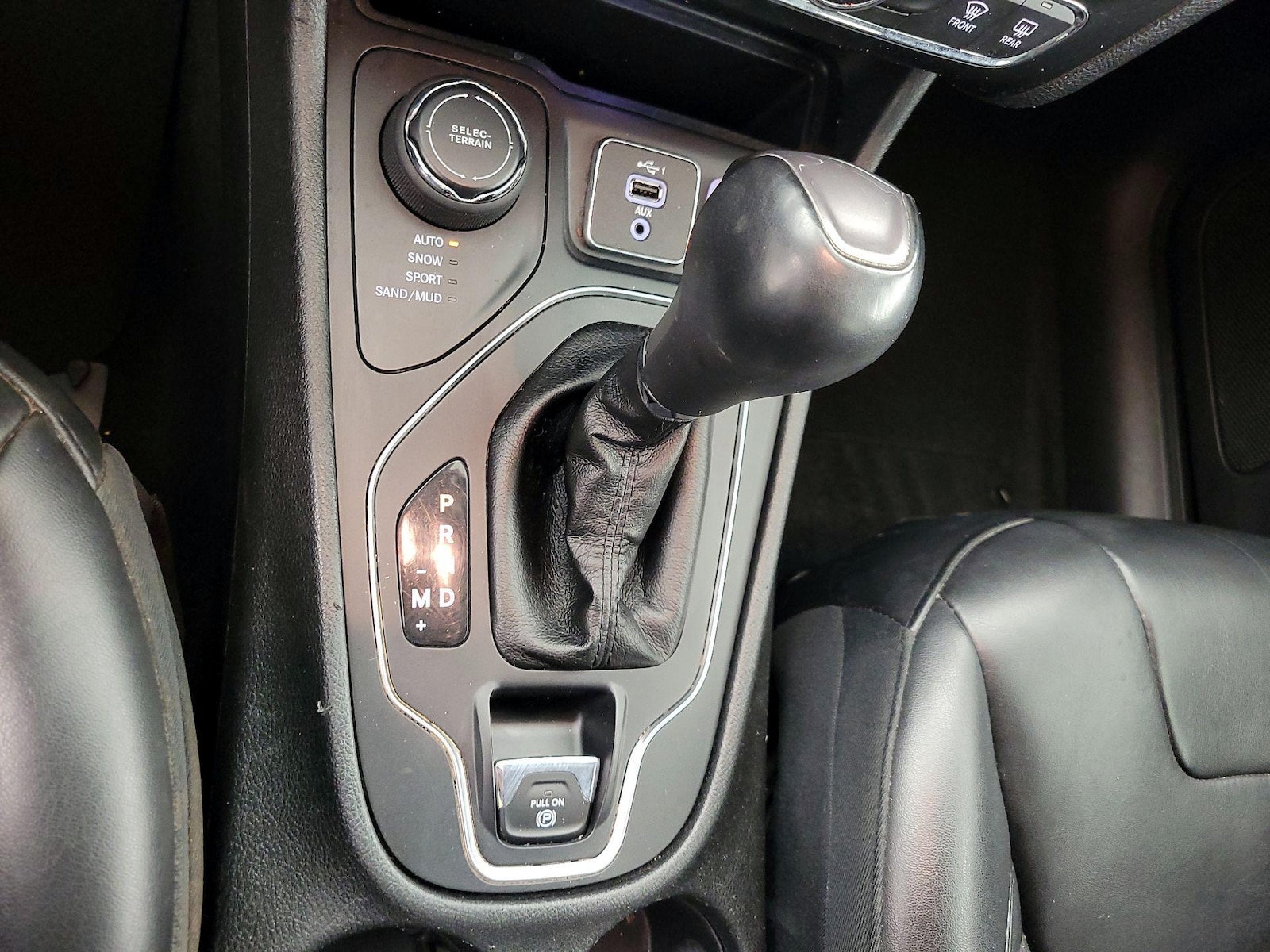 2019 Jeep Cherokee Latitude Plus - Photo 18