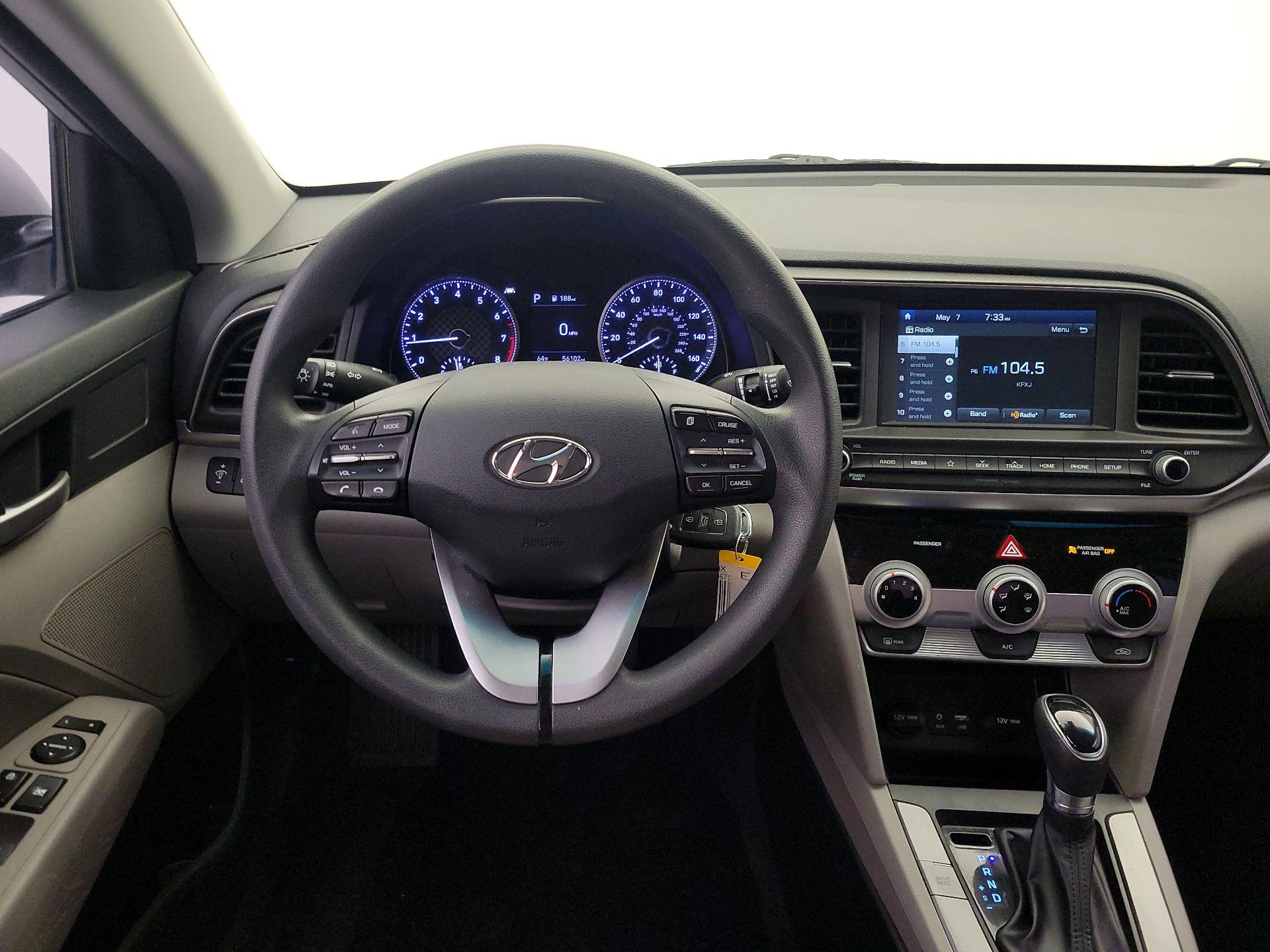 Thumbnail: 2019 Hyundai Elantra - 10