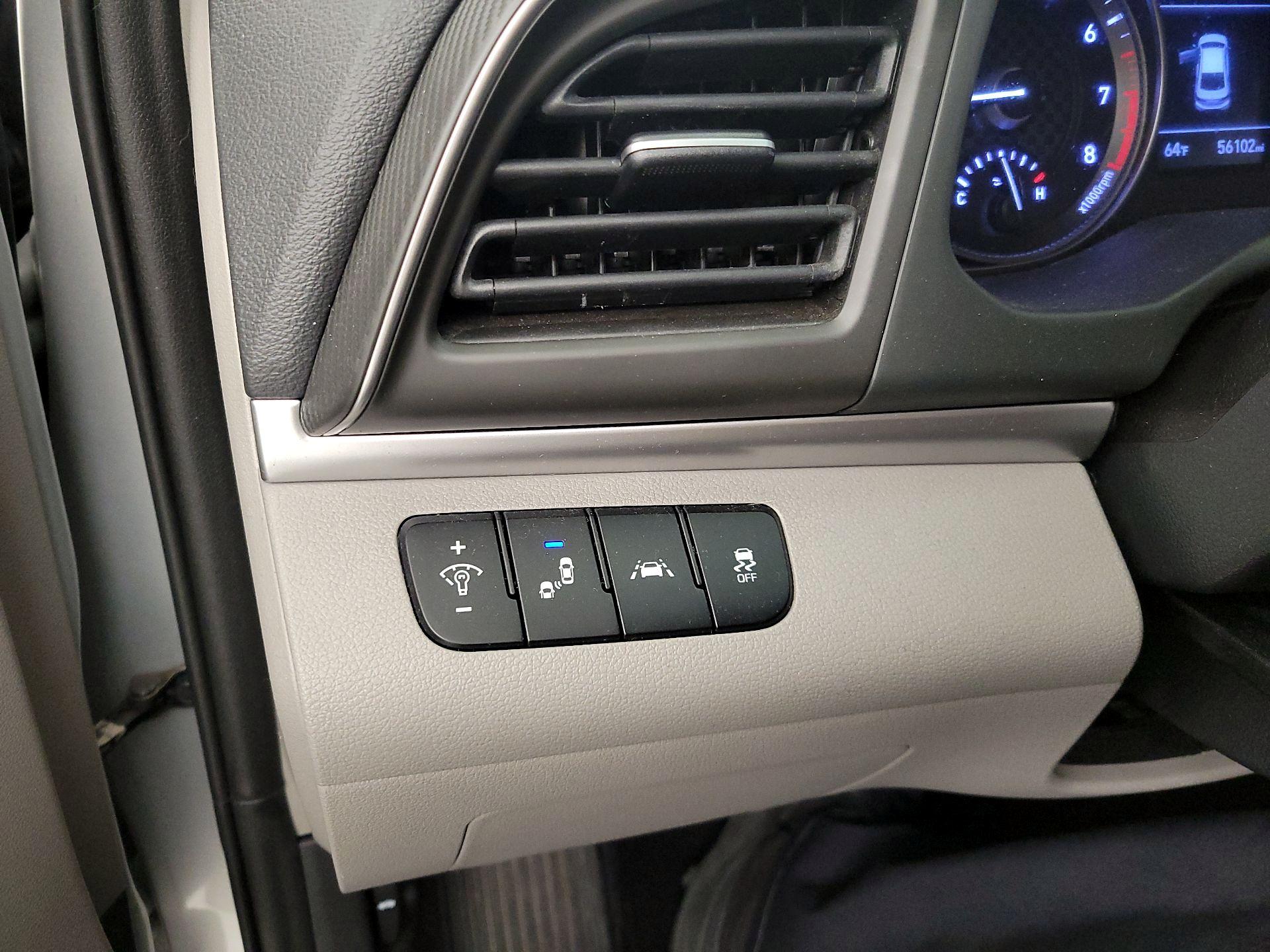 Thumbnail: 2019 Hyundai Elantra - 13