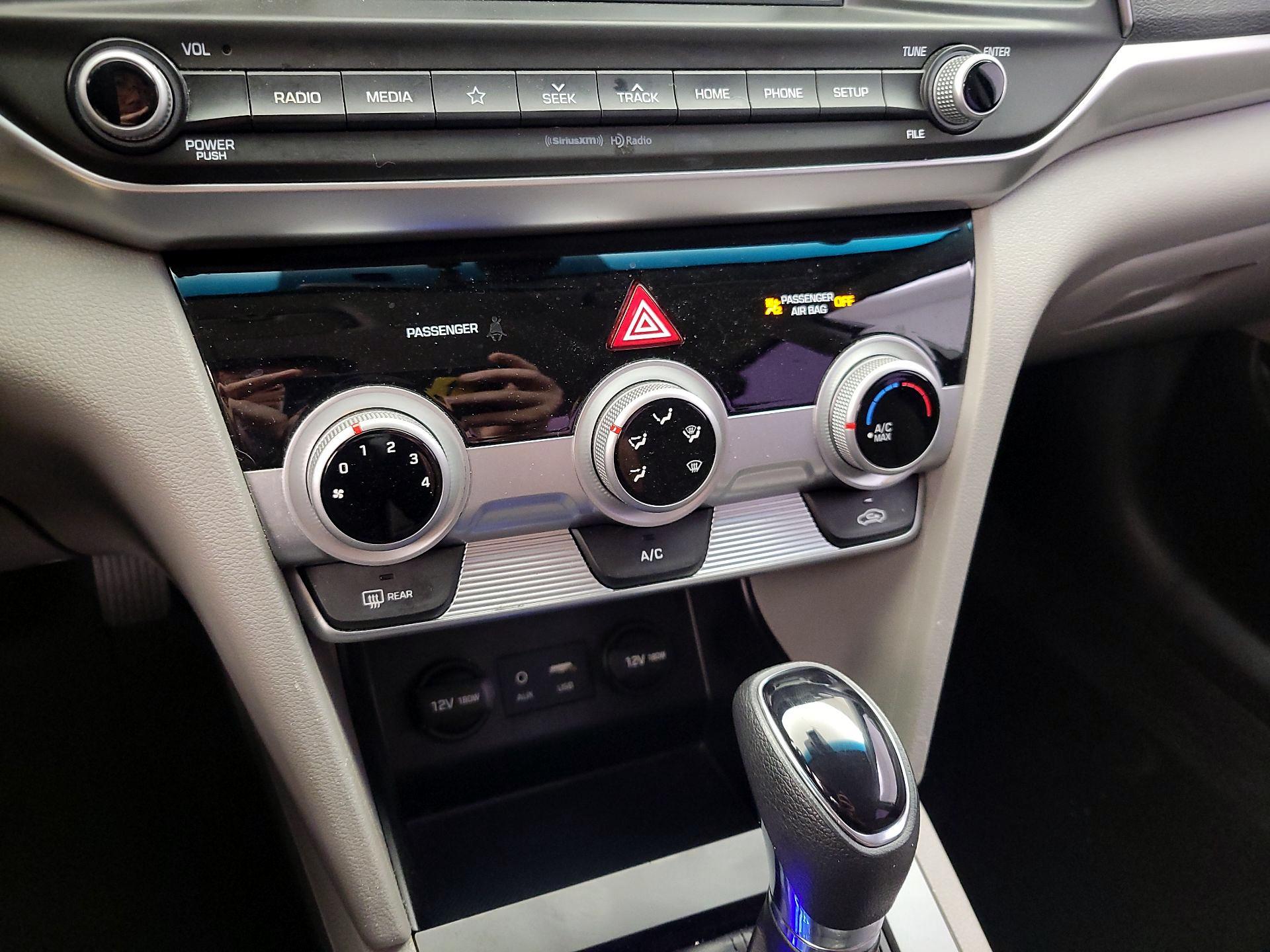 Thumbnail: 2019 Hyundai Elantra - 16