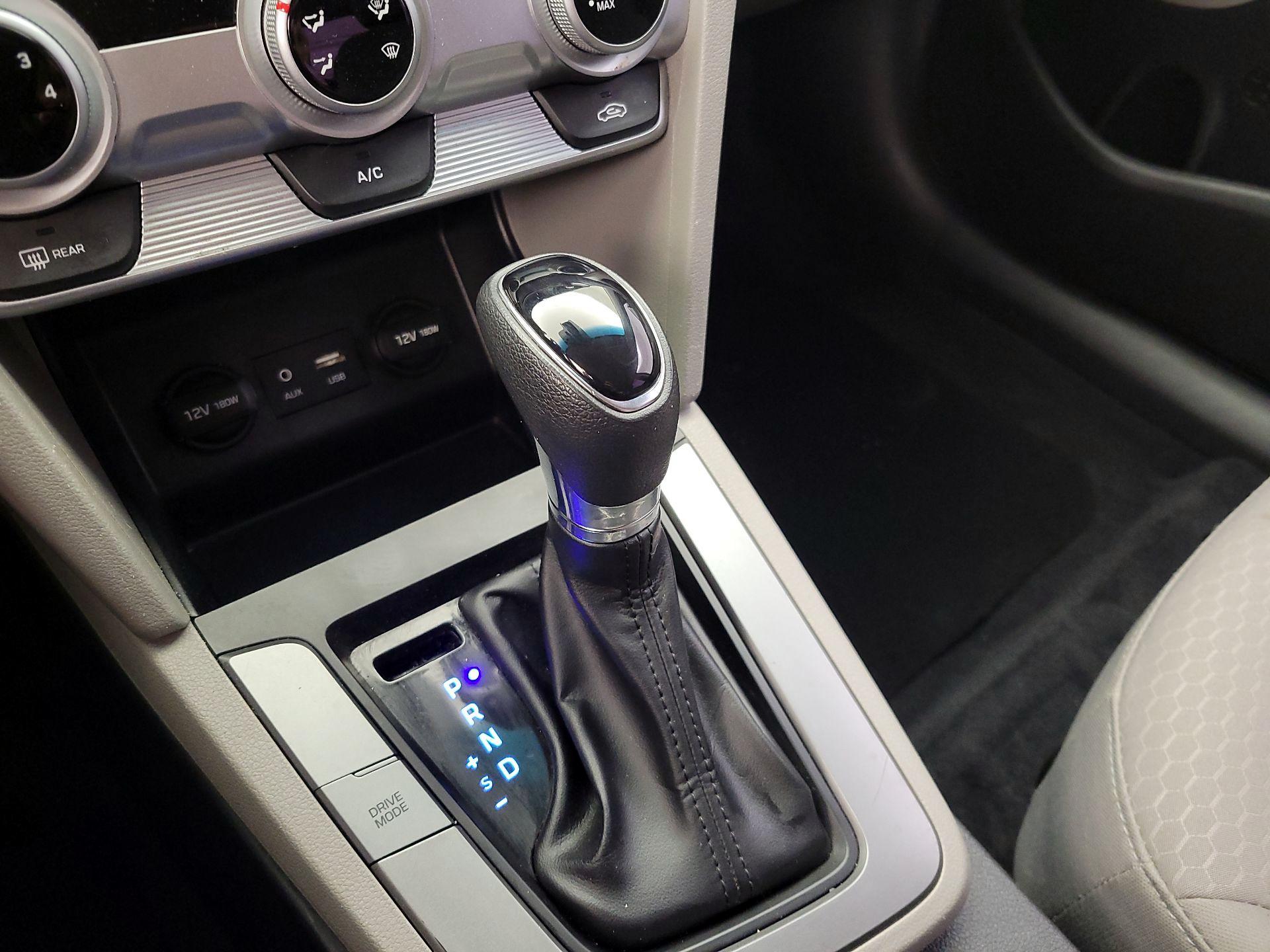 Thumbnail: 2019 Hyundai Elantra - 17