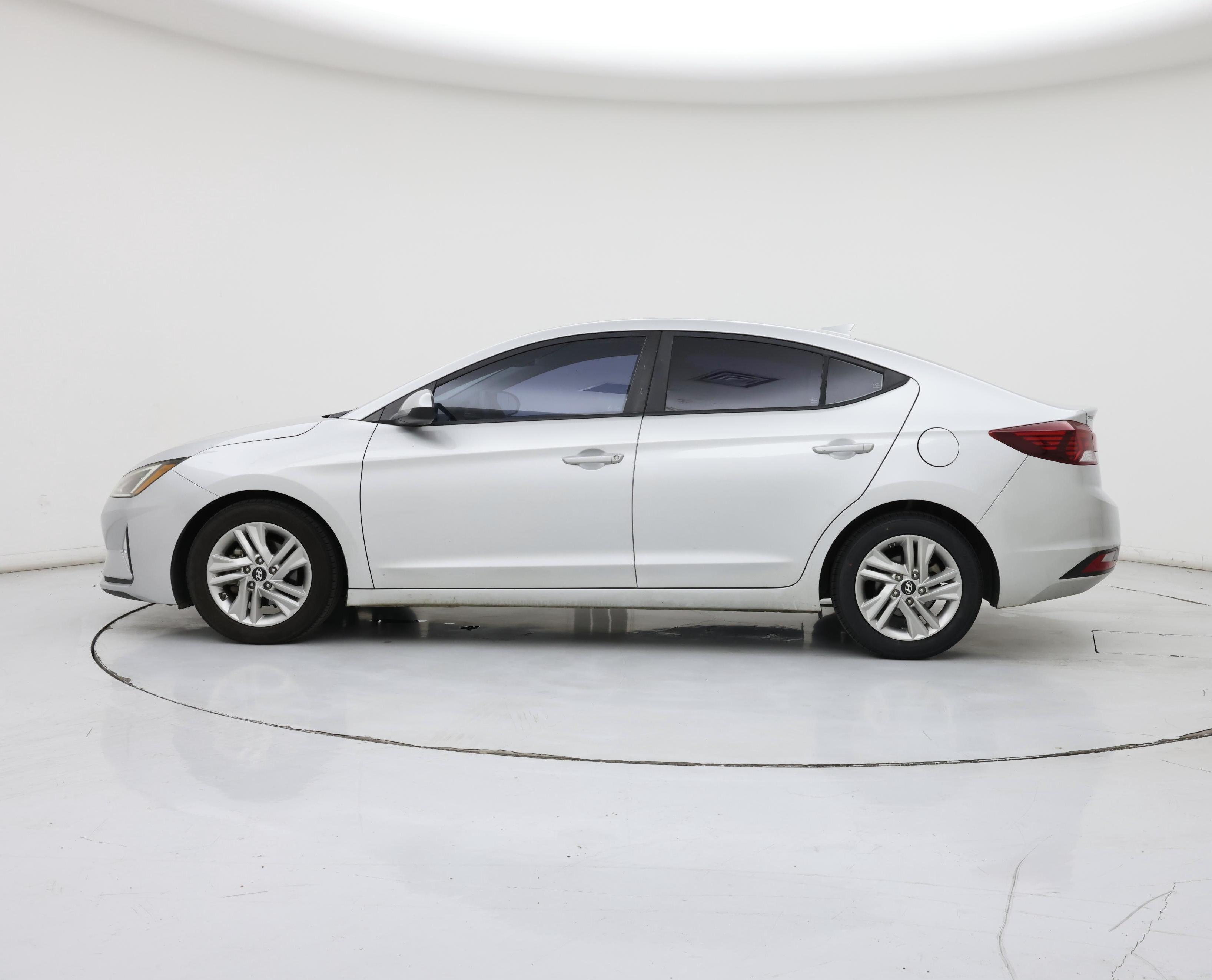 Thumbnail: 2019 Hyundai Elantra - 3