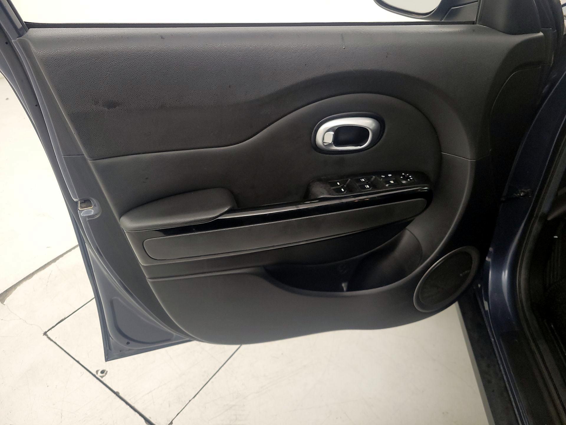 Thumbnail: 2016 Kia Soul - 12