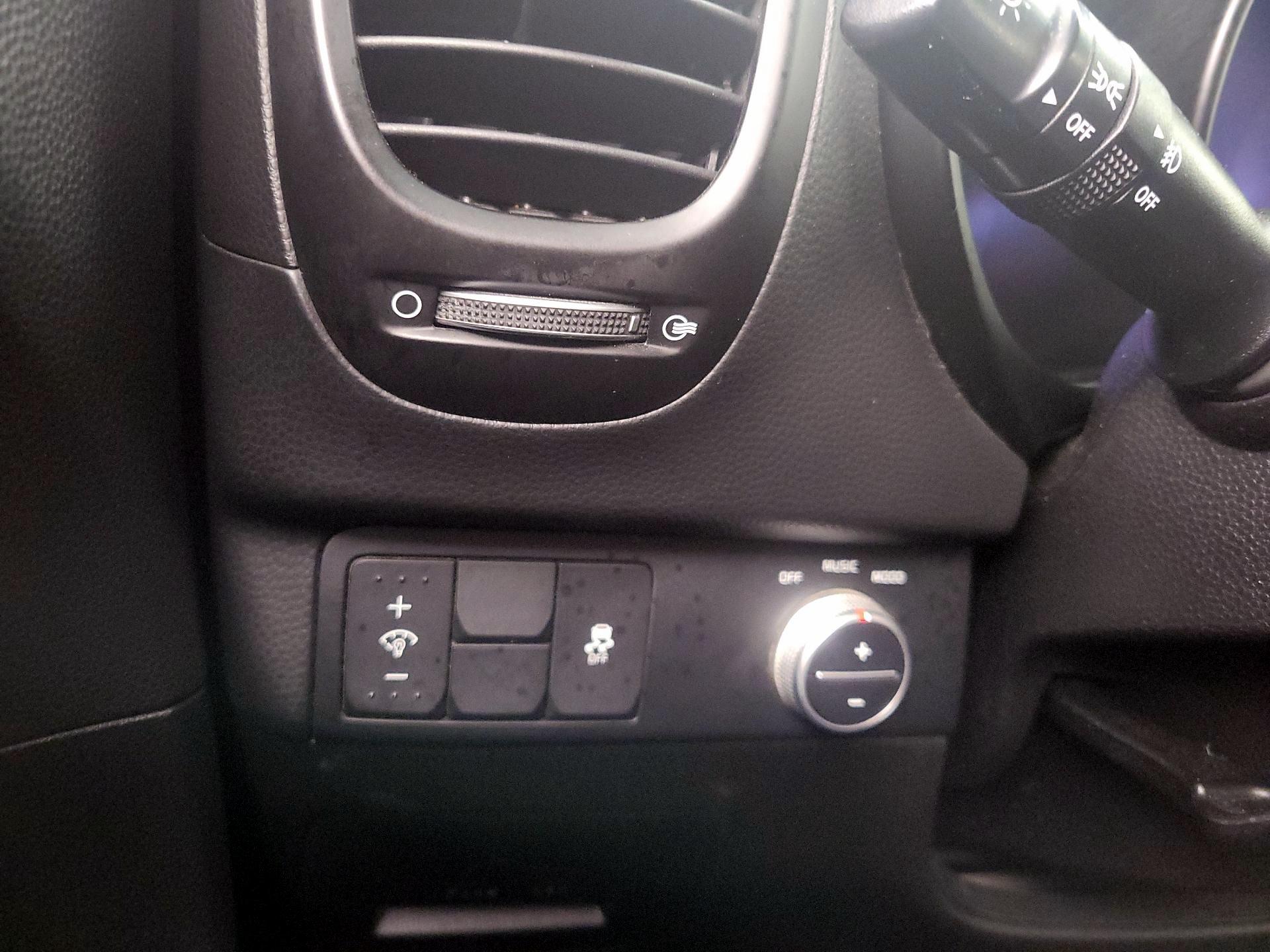 Thumbnail: 2016 Kia Soul - 13