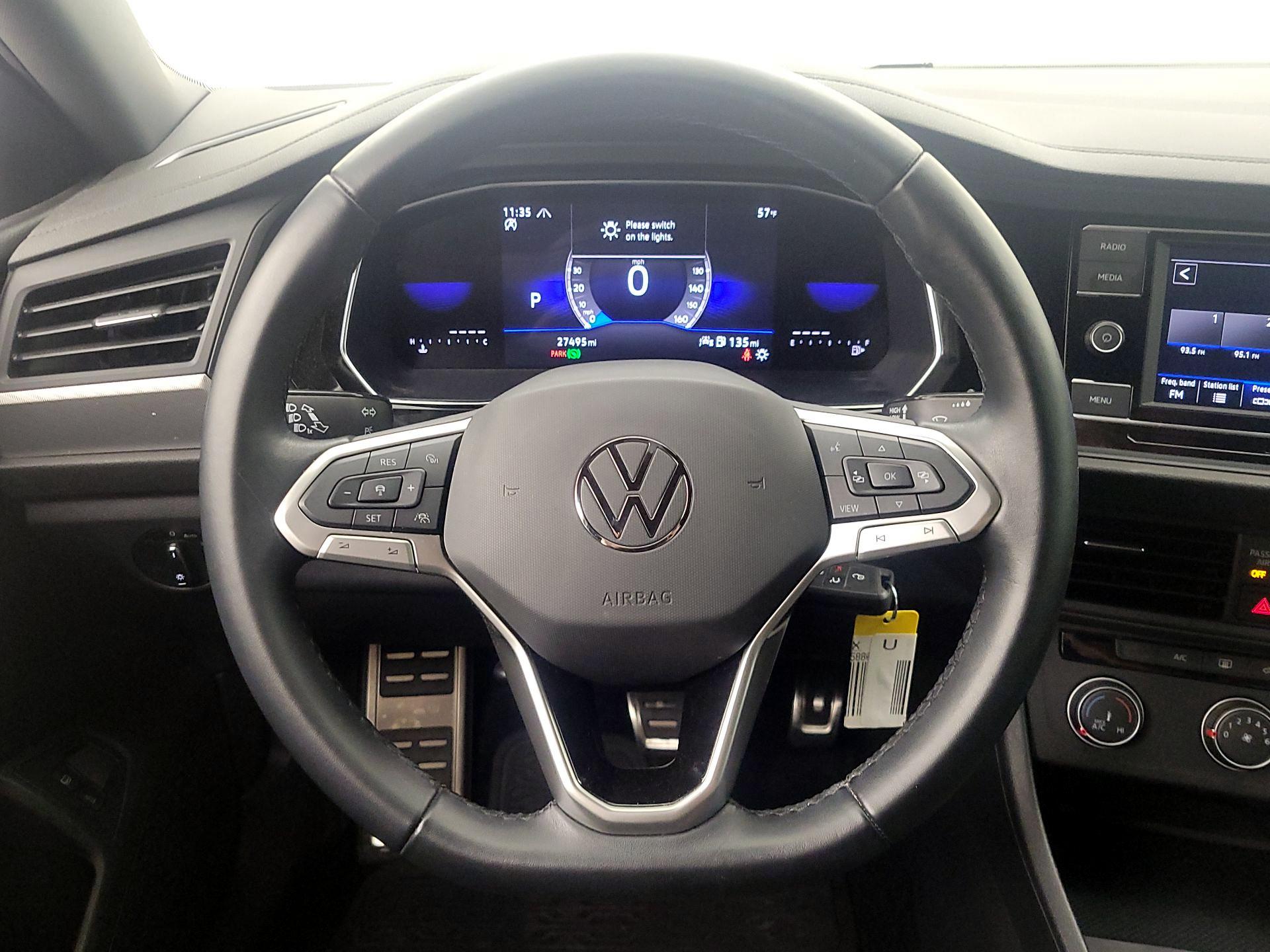 Thumbnail: 2023 Volkswagen Jetta - 10