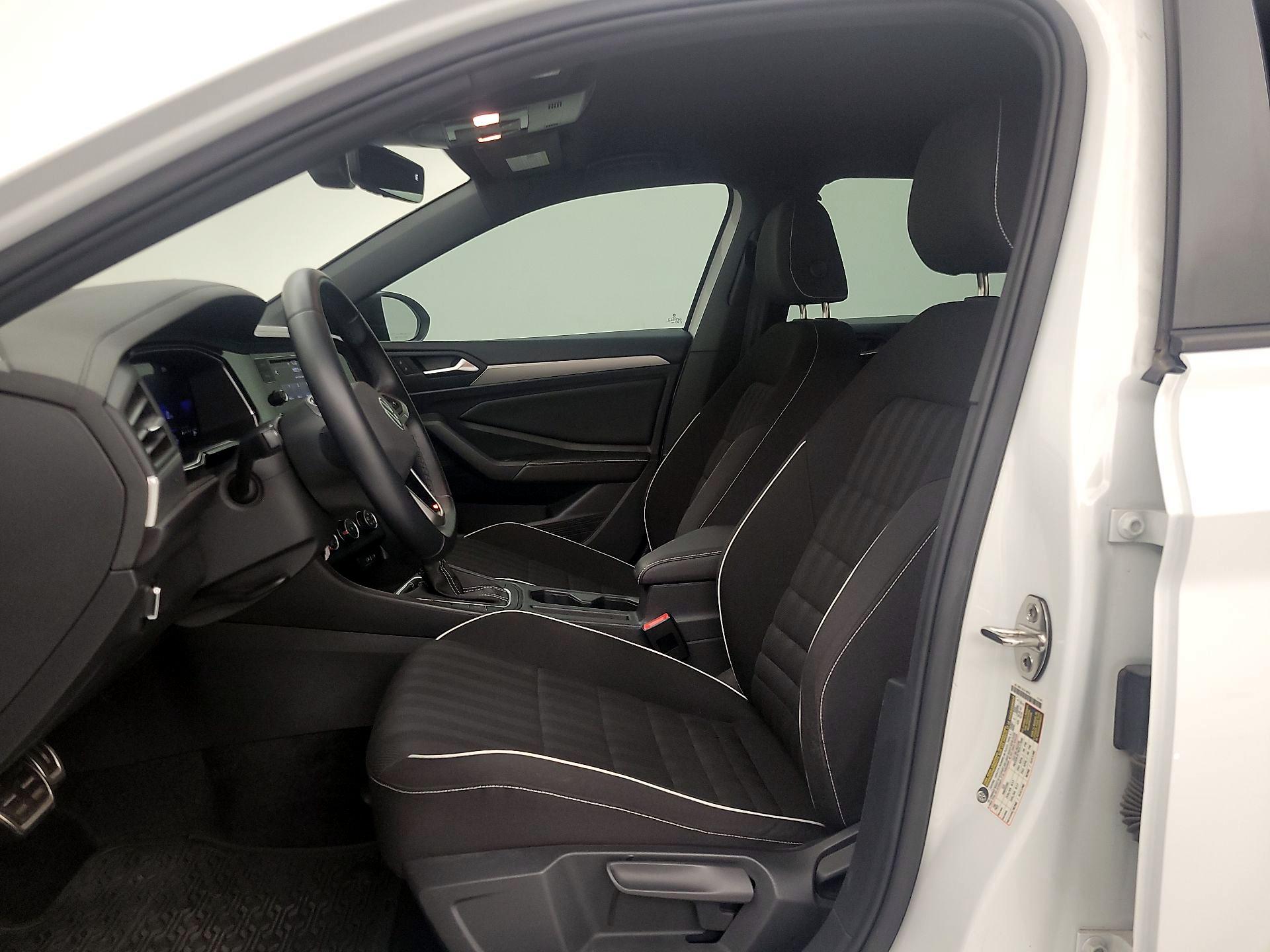 Thumbnail: 2023 Volkswagen Jetta - 11