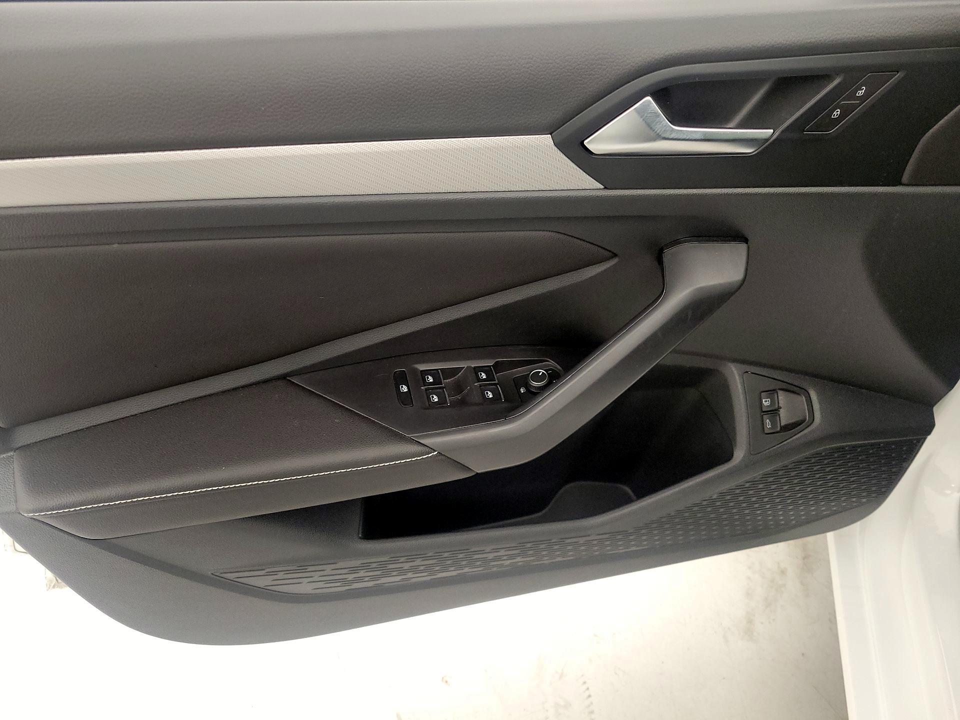 Thumbnail: 2023 Volkswagen Jetta - 12