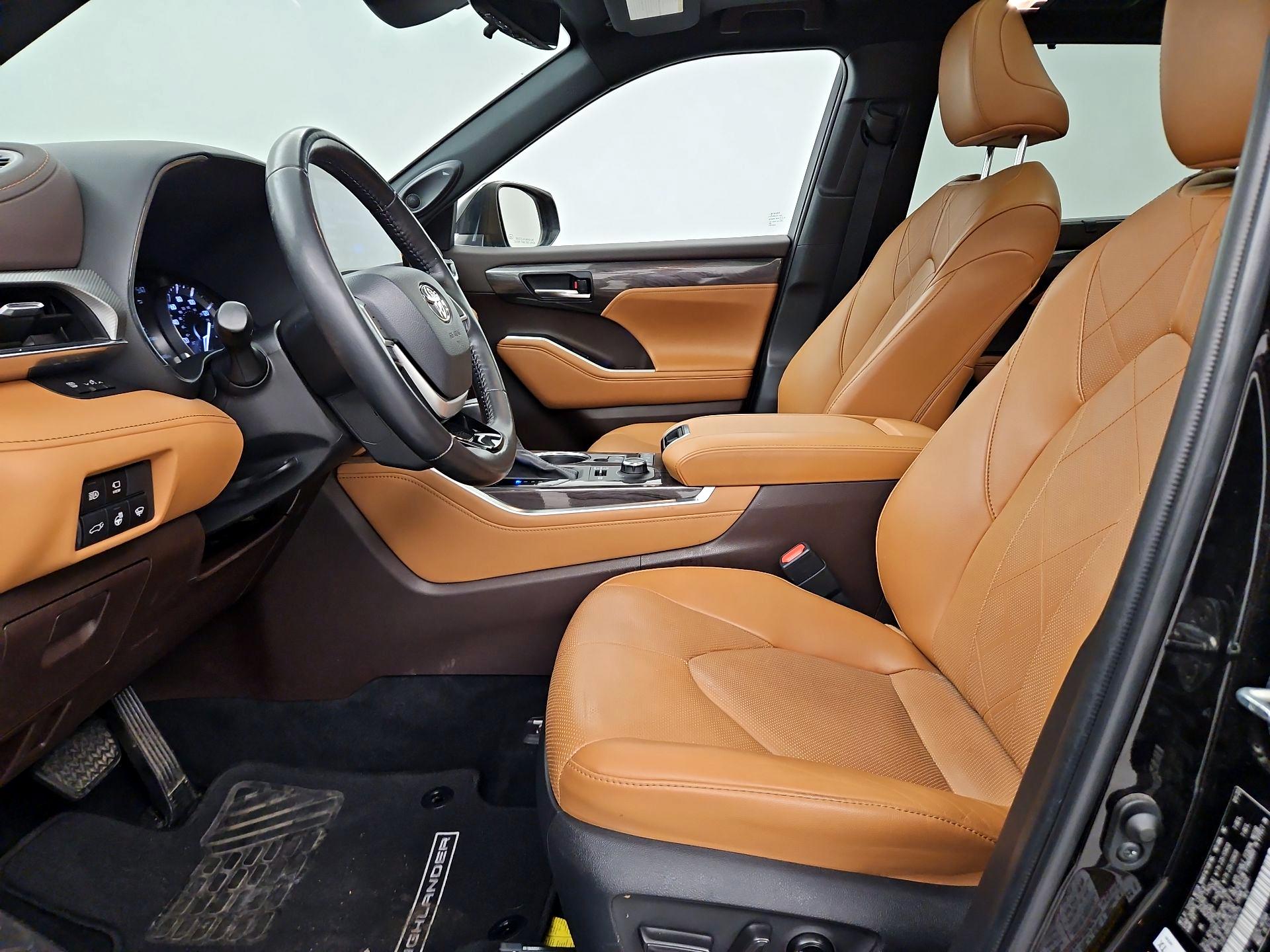 Thumbnail: 2022 Toyota Highlander - 11