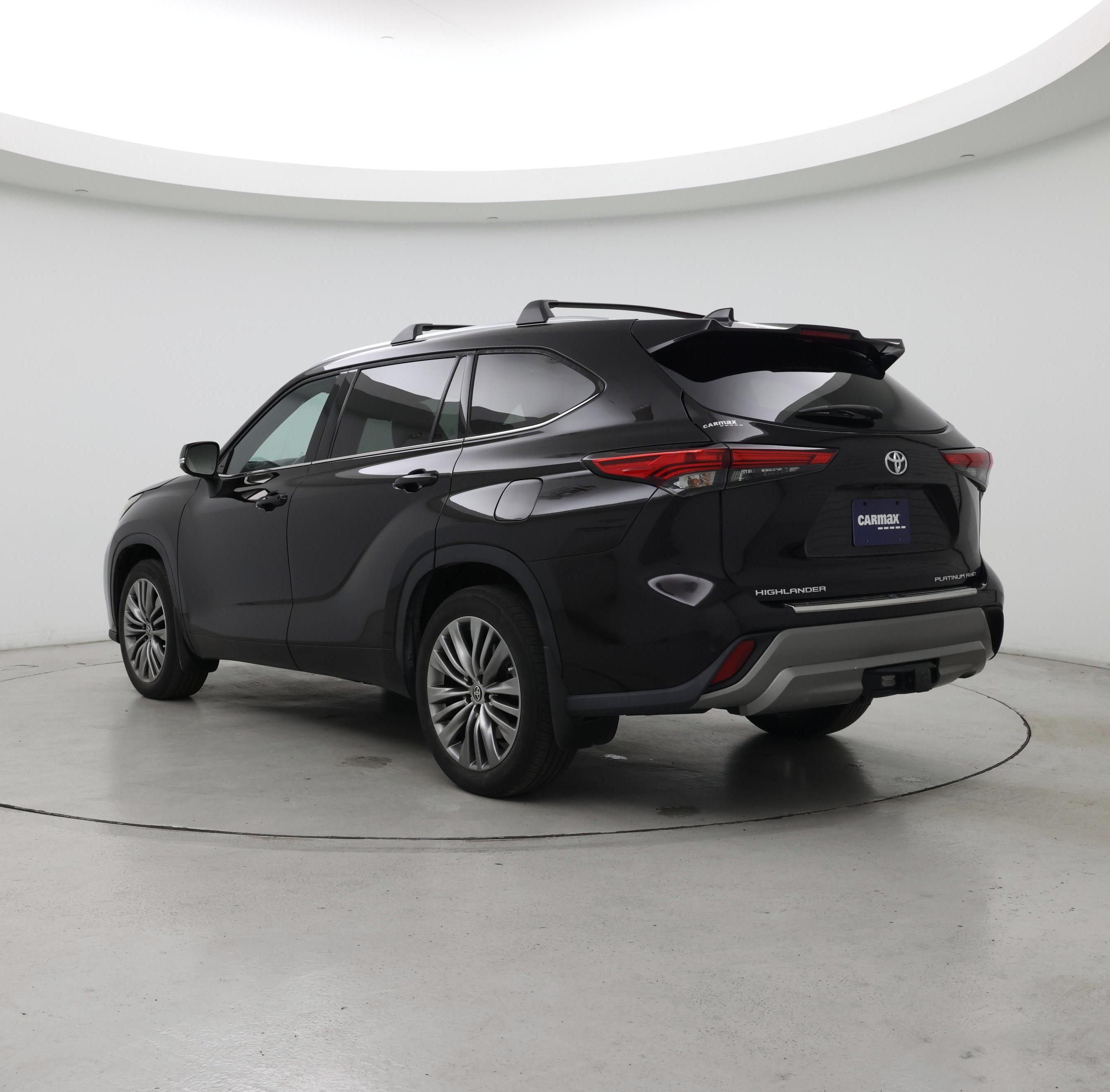Thumbnail: 2022 Toyota Highlander - 2