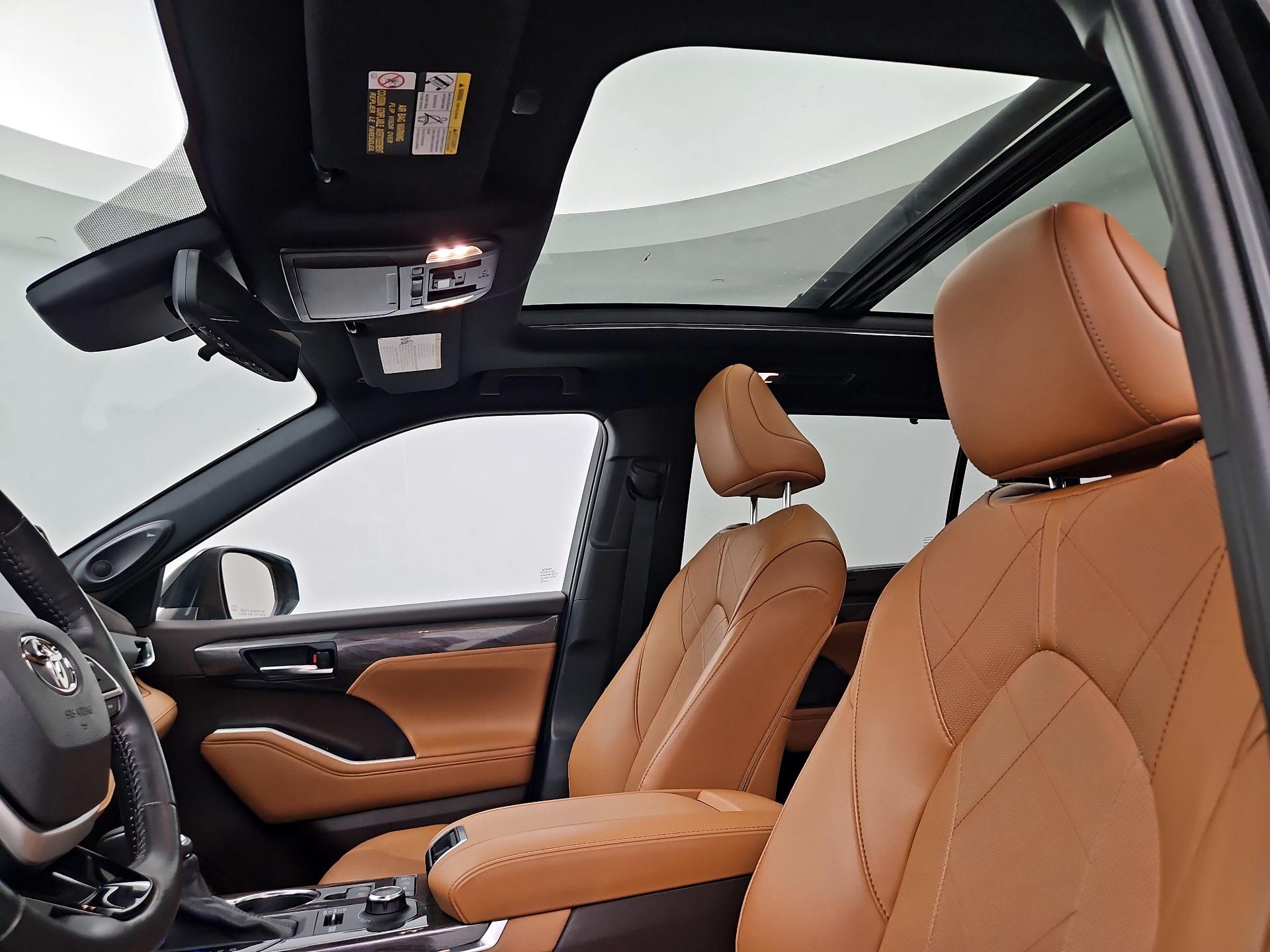 Thumbnail: 2022 Toyota Highlander - 19