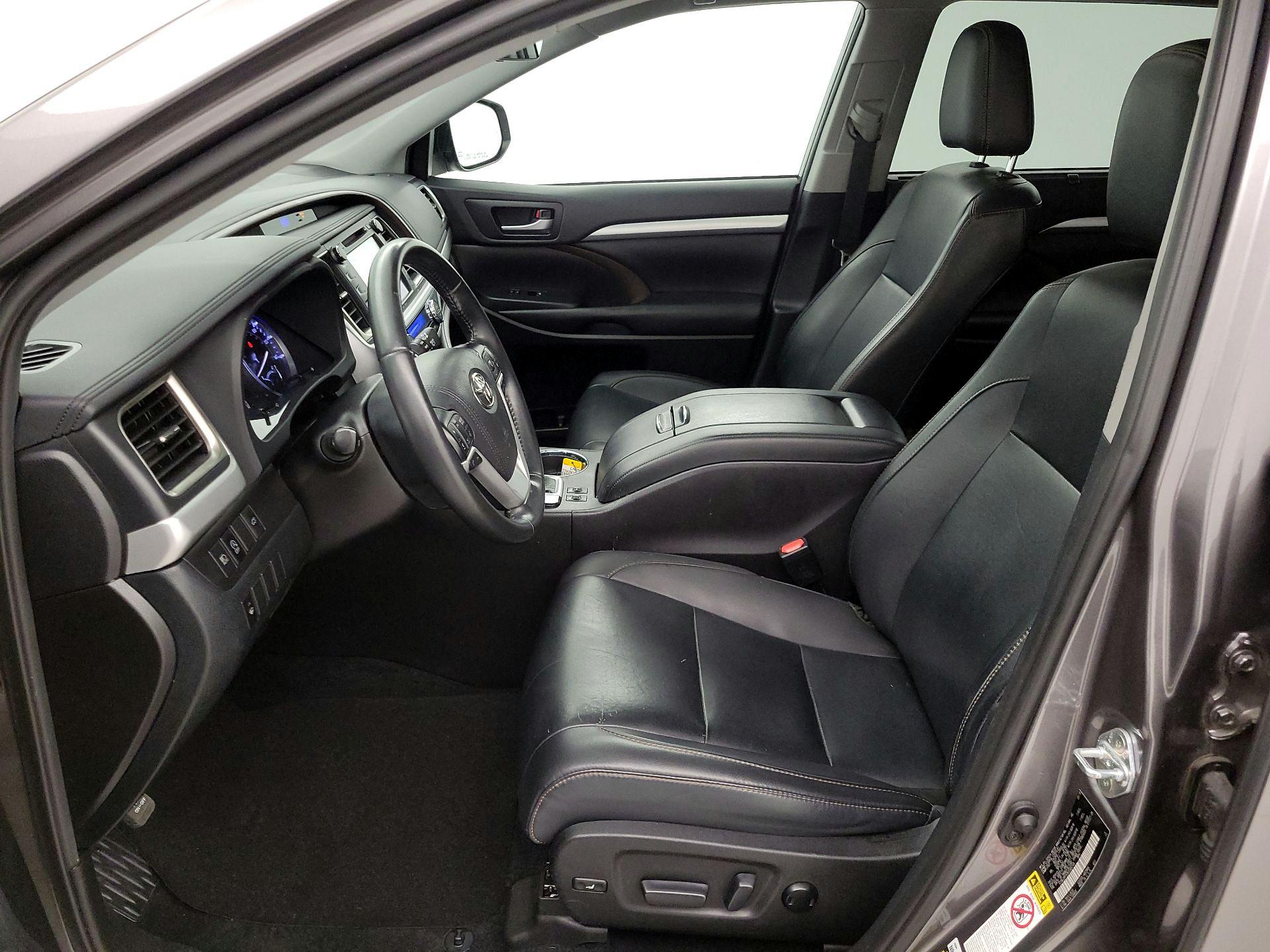 Thumbnail: 2019 Toyota Highlander - 11