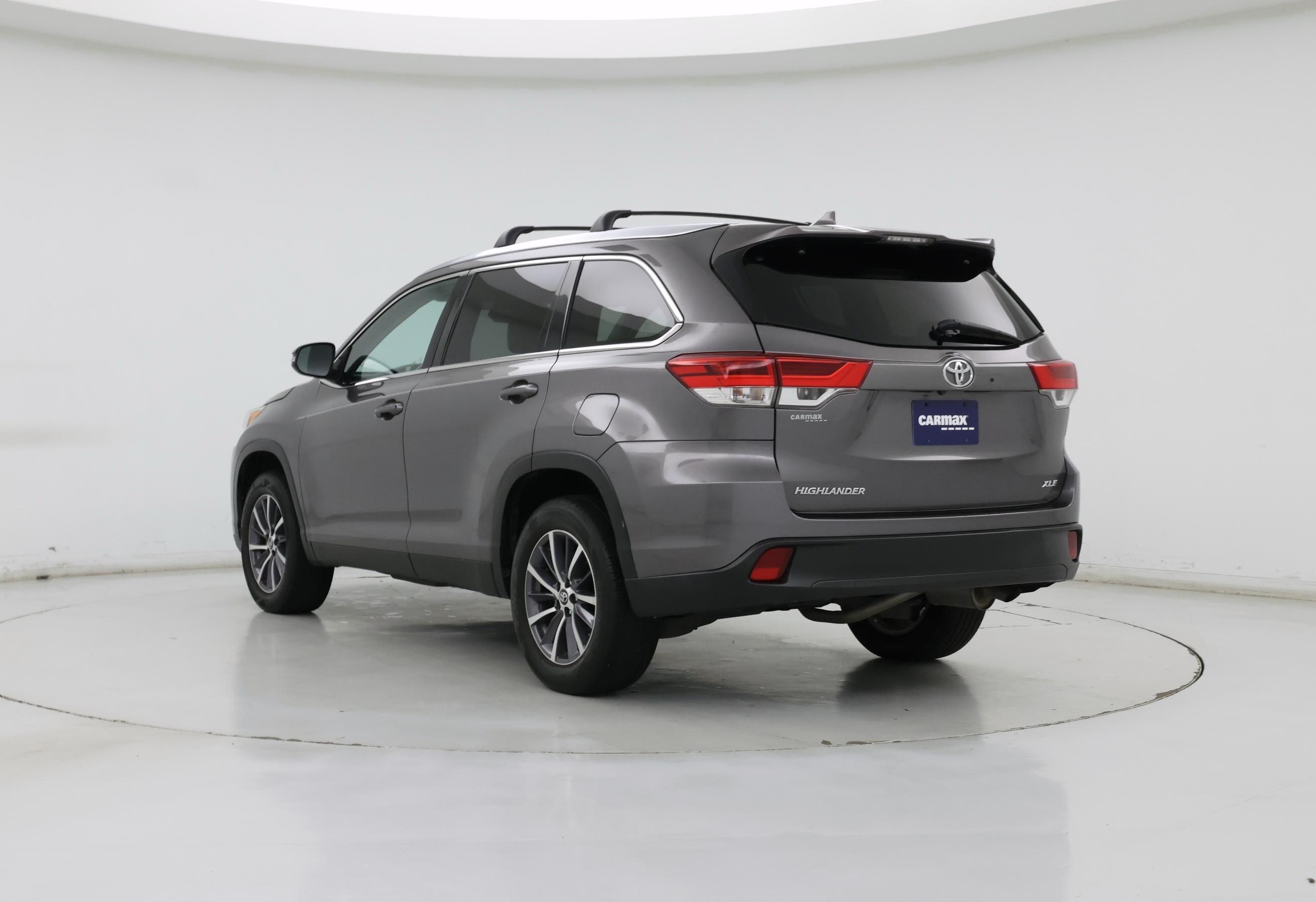 Thumbnail: 2019 Toyota Highlander - 2