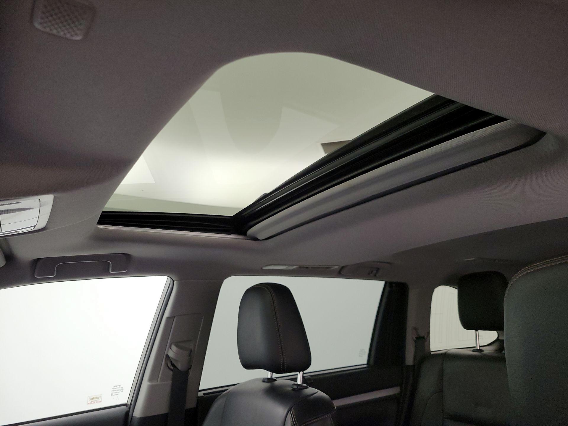Thumbnail: 2019 Toyota Highlander - 20