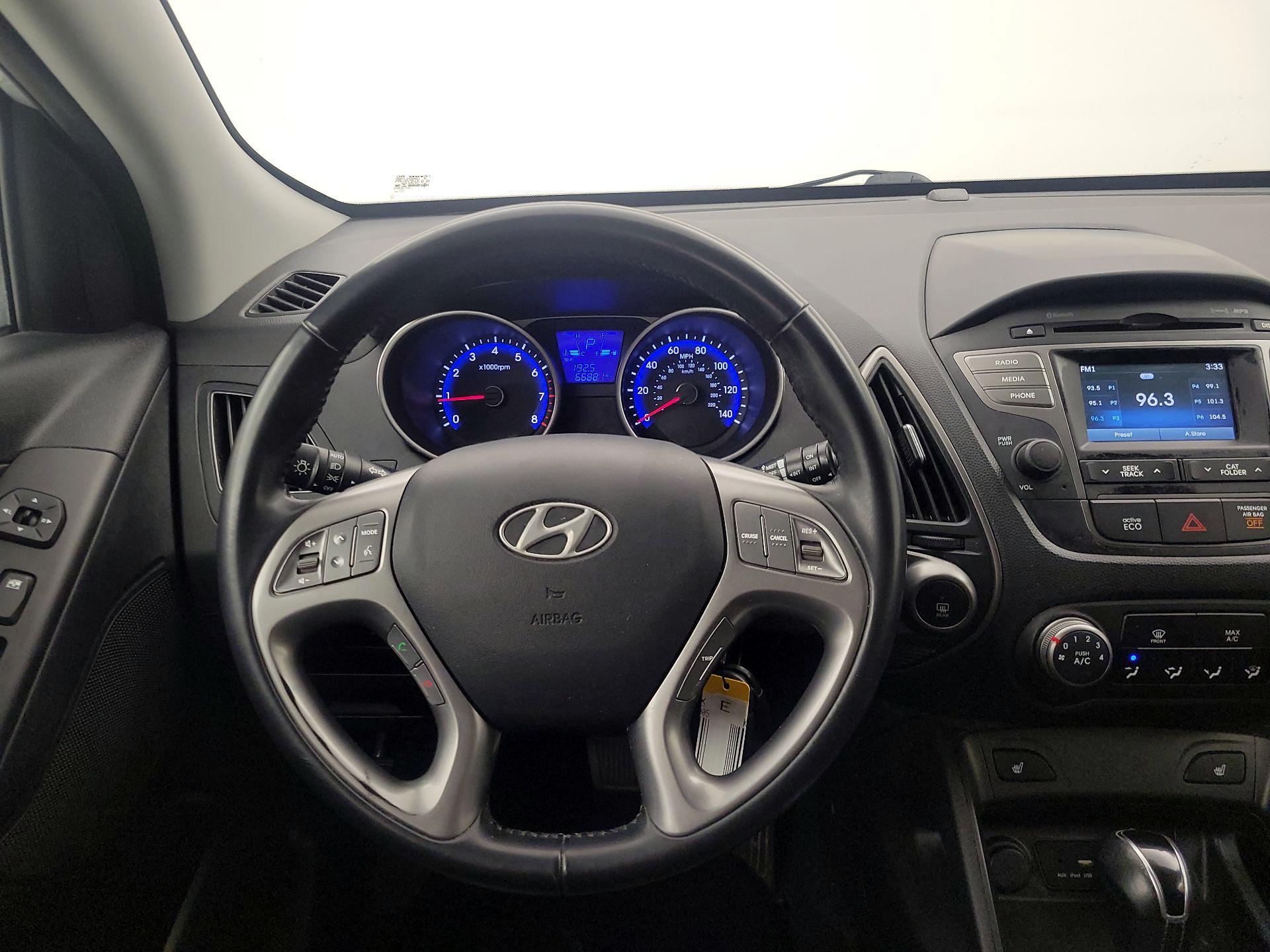 Thumbnail: 2015 Hyundai Tucson - 10