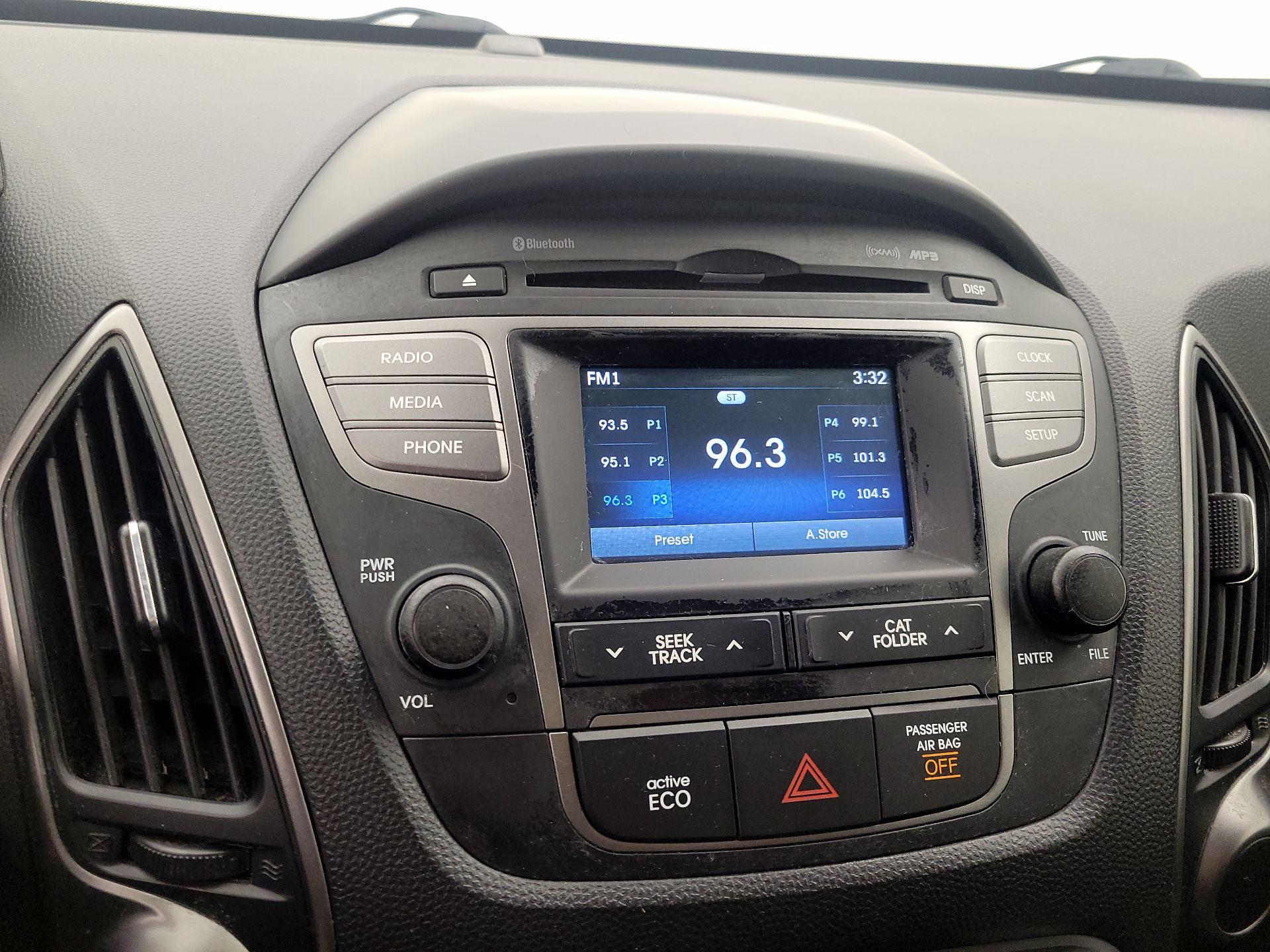 Thumbnail: 2015 Hyundai Tucson - 15