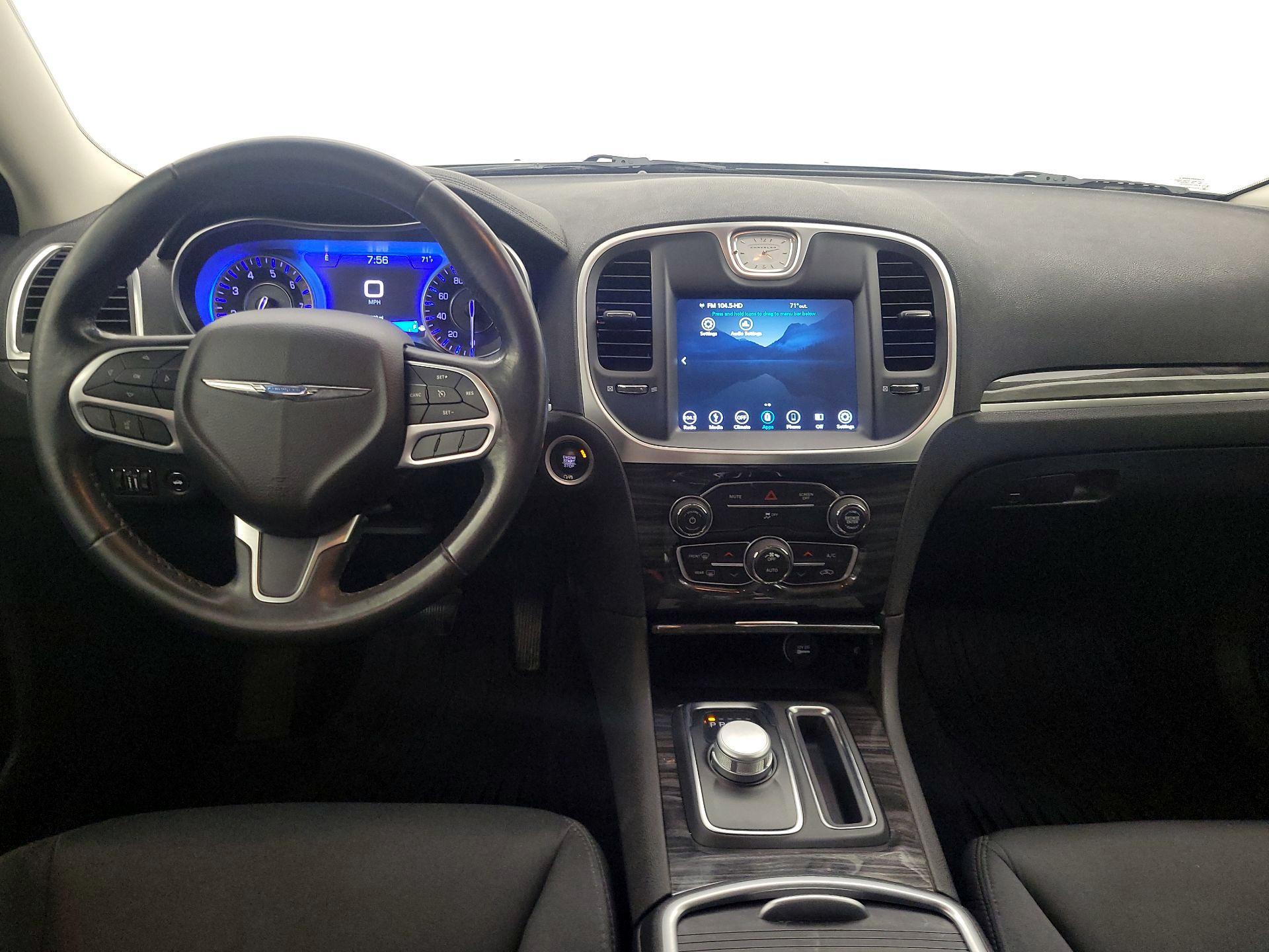 Thumbnail: 2019 Chrysler 300 - 9