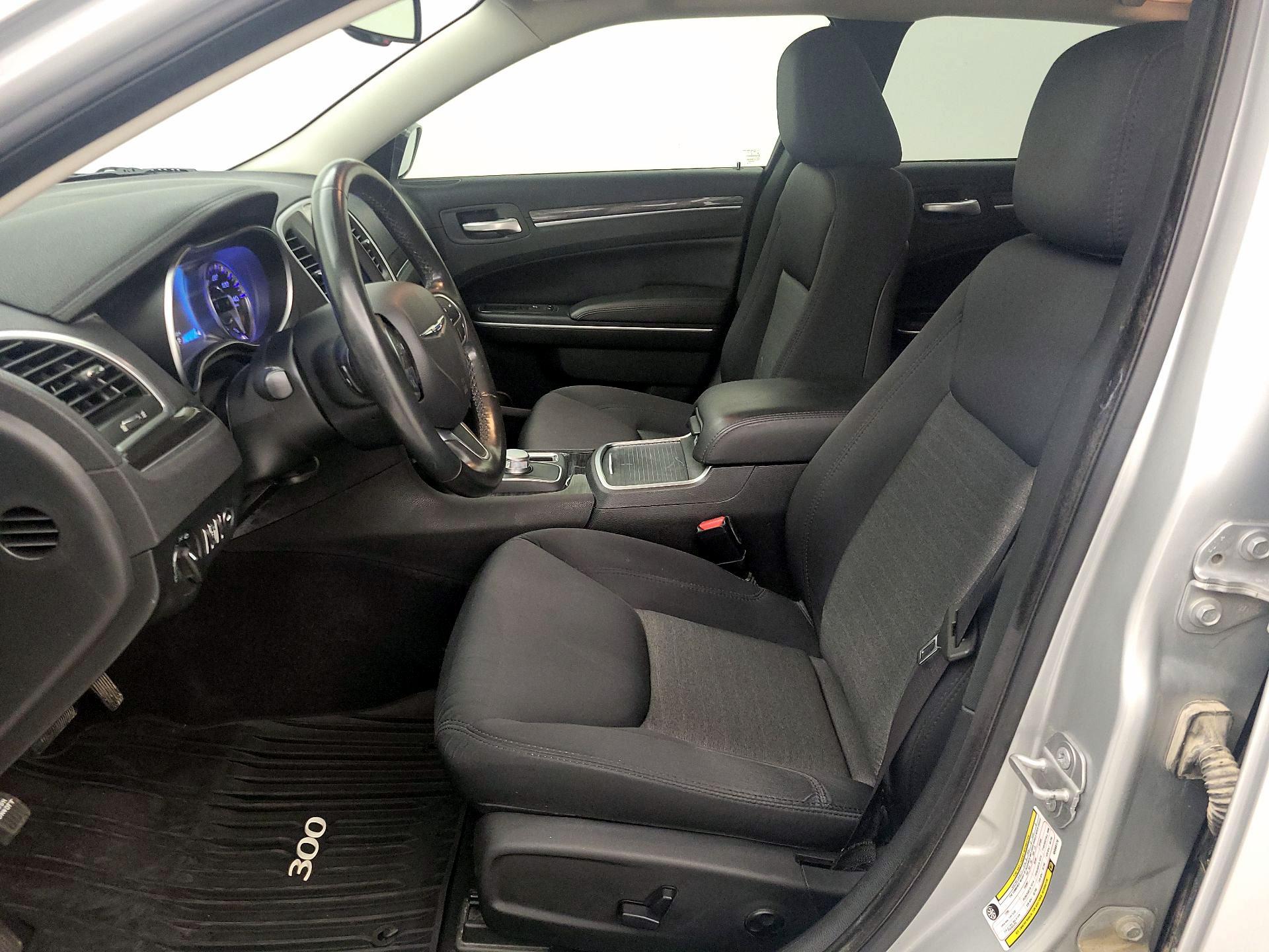 Thumbnail: 2019 Chrysler 300 - 11