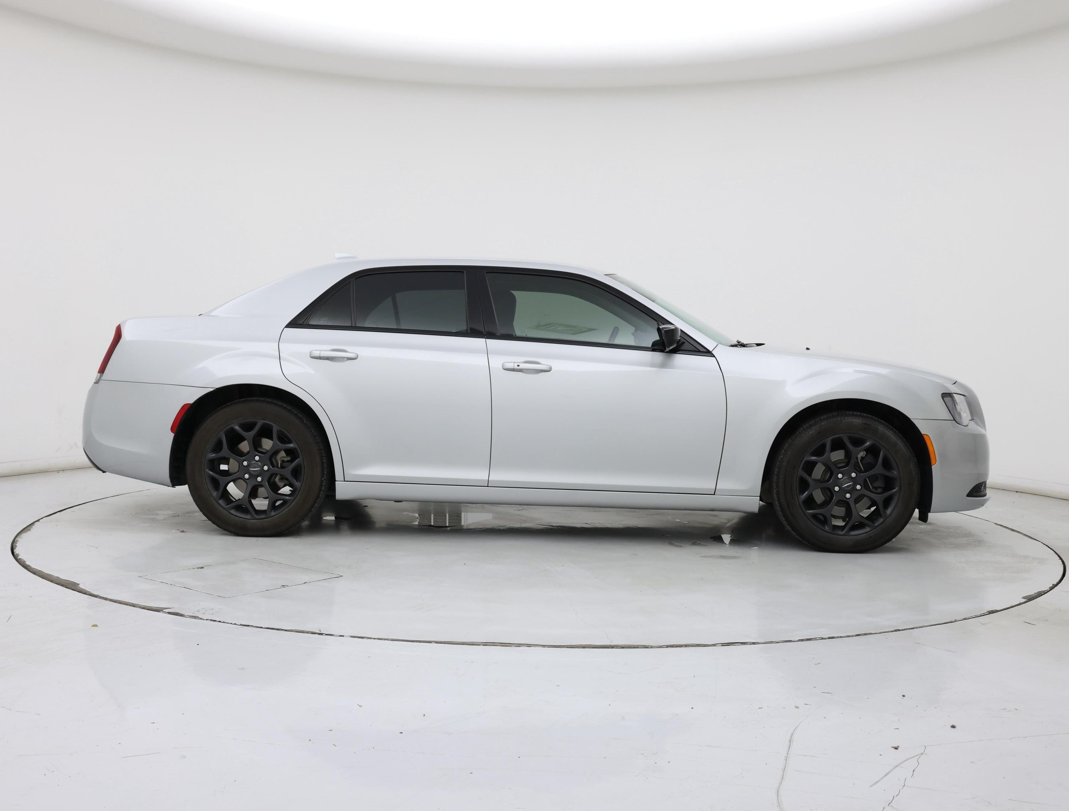 Thumbnail: 2019 Chrysler 300 - 7