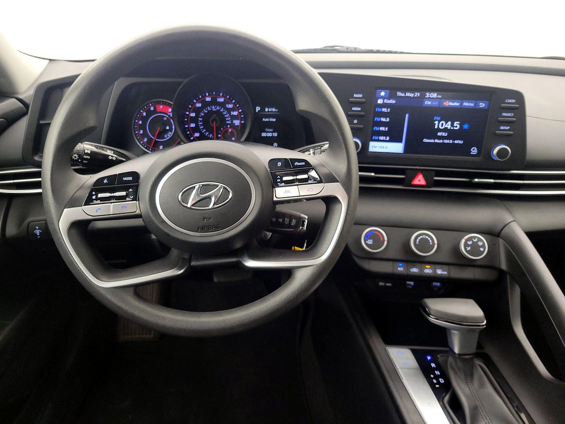 Thumbnail: 2022 Hyundai Elantra - 10