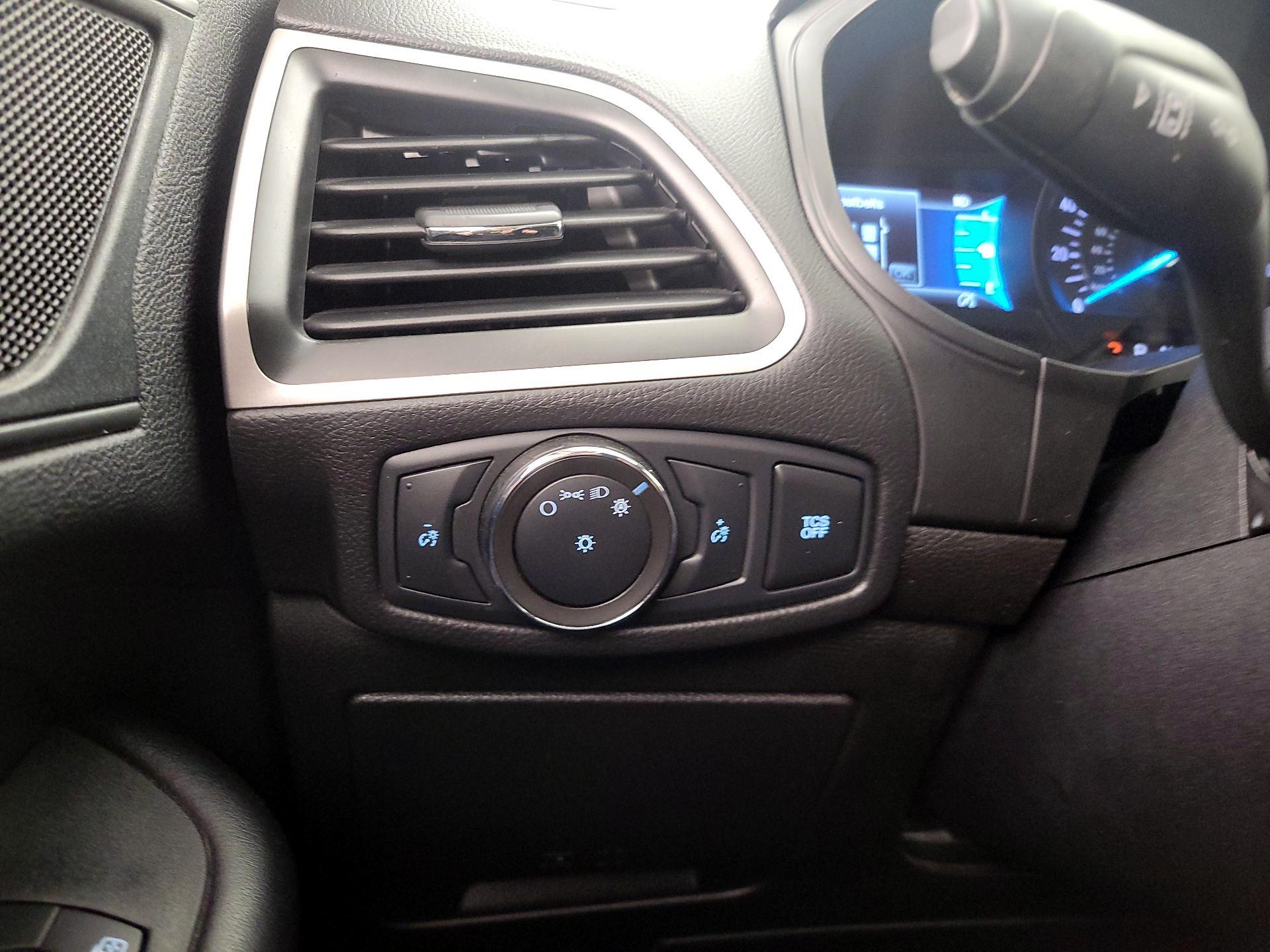 Thumbnail: 2022 Ford Edge - 13