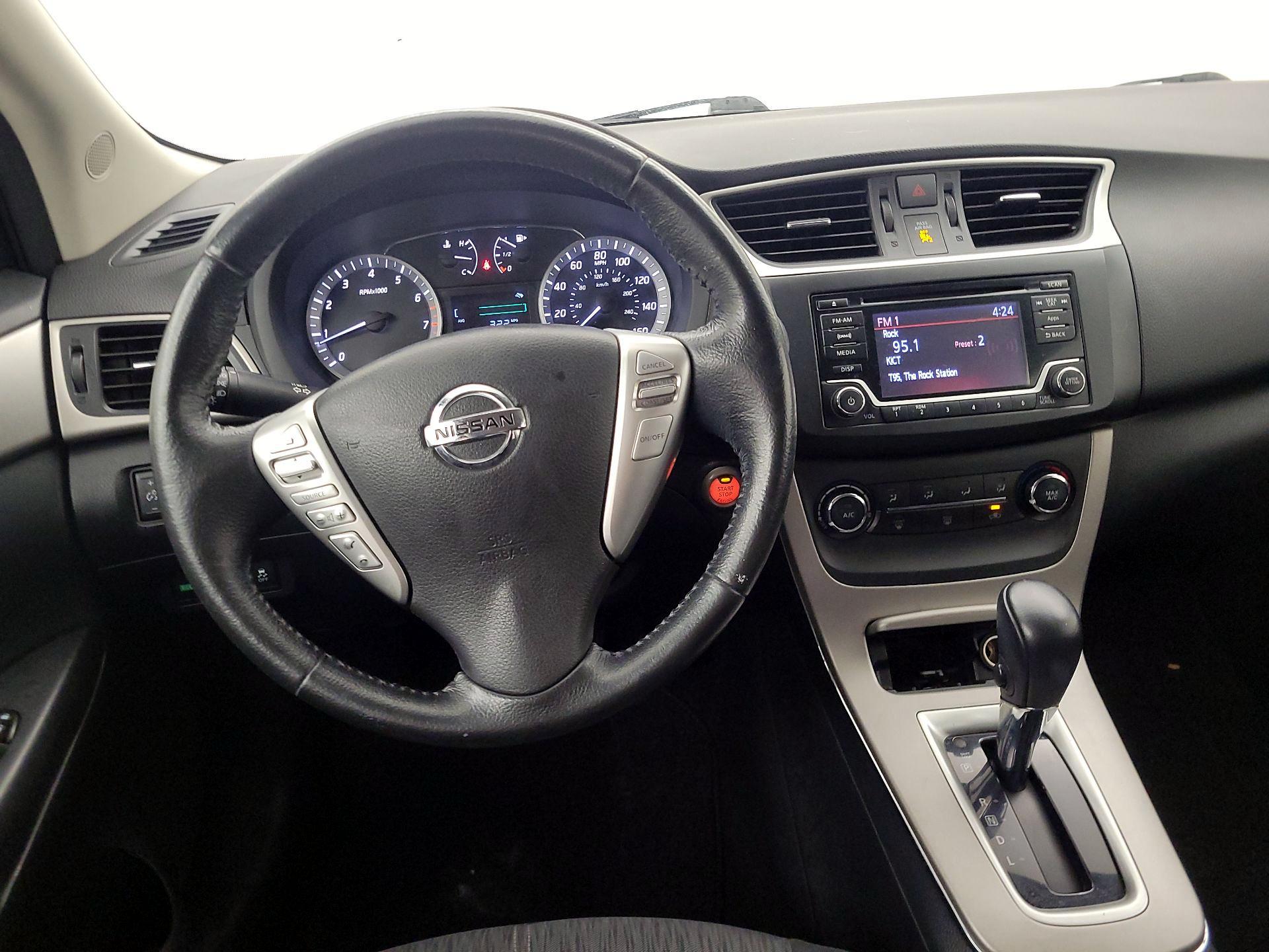Thumbnail: 2015 Nissan Sentra - 10