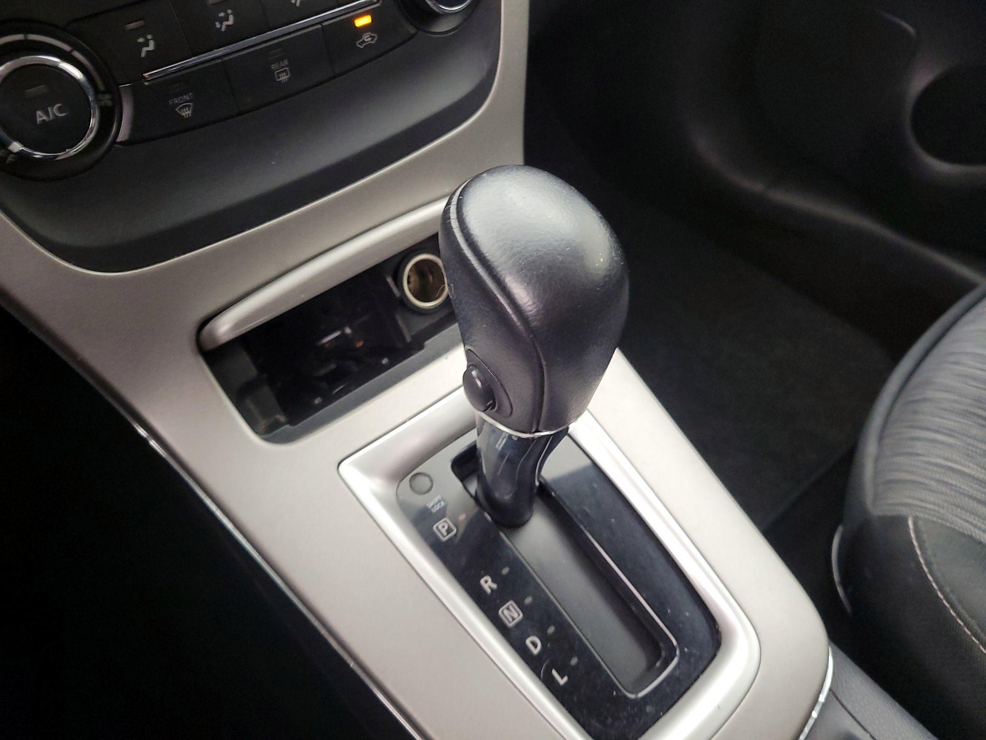 Thumbnail: 2015 Nissan Sentra - 17