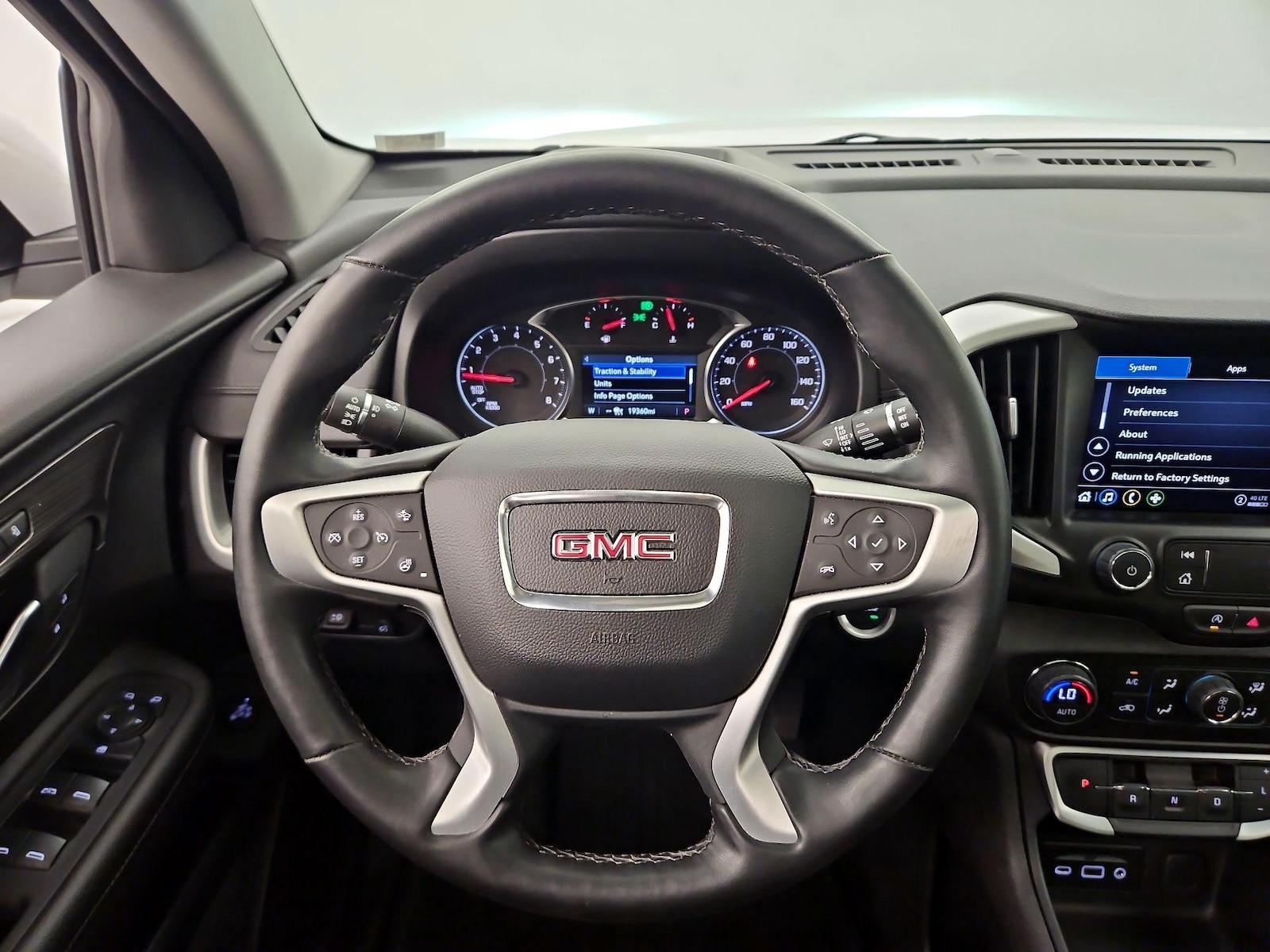 2024 GMC Terrain SLT - Photo 11