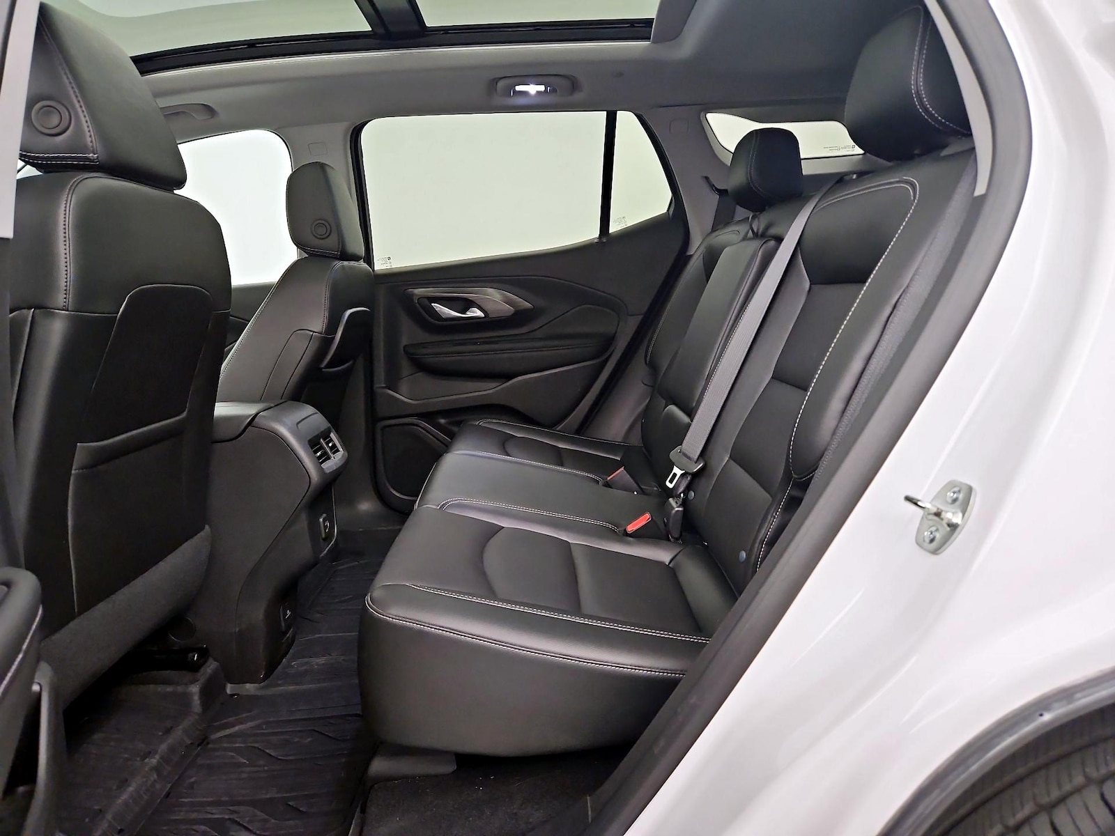 2024 GMC Terrain SLT - Photo 21