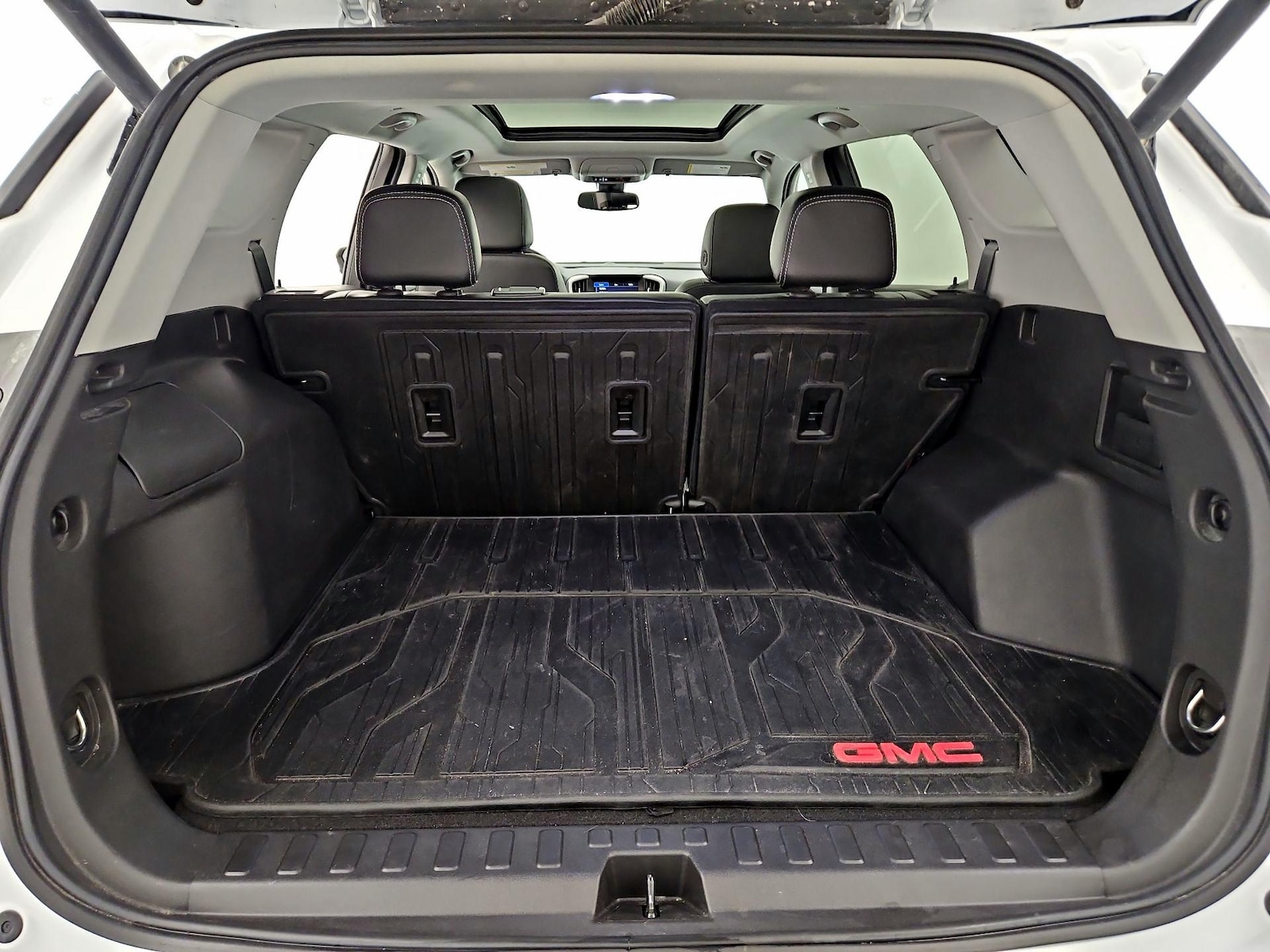 2024 GMC Terrain SLT - Photo 22