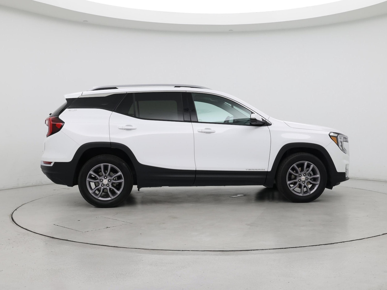 2024 GMC Terrain SLT - Photo 8