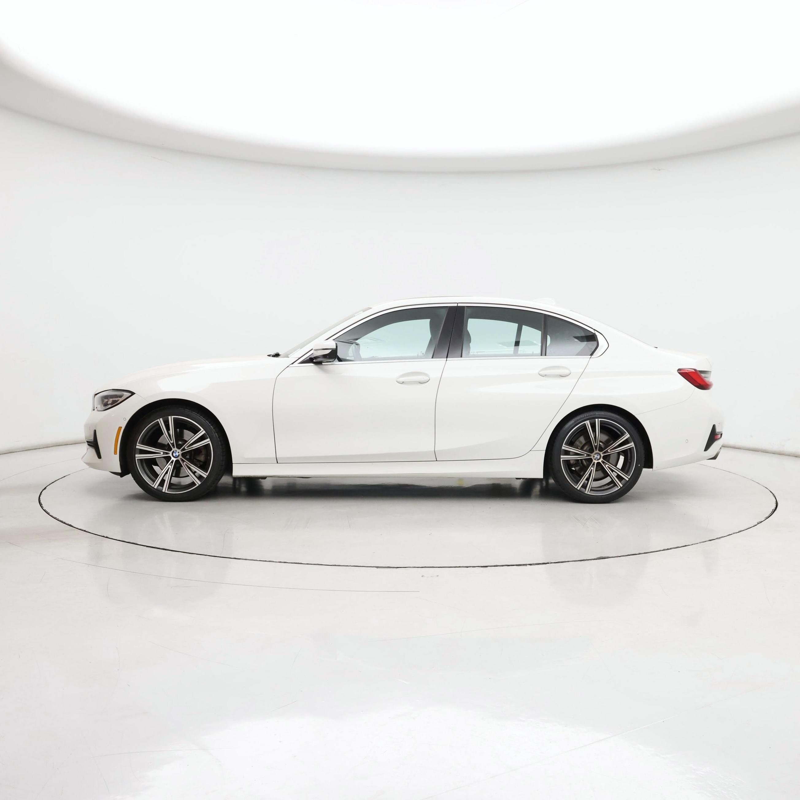Thumbnail: 2021 BMW 3 Series - 3
