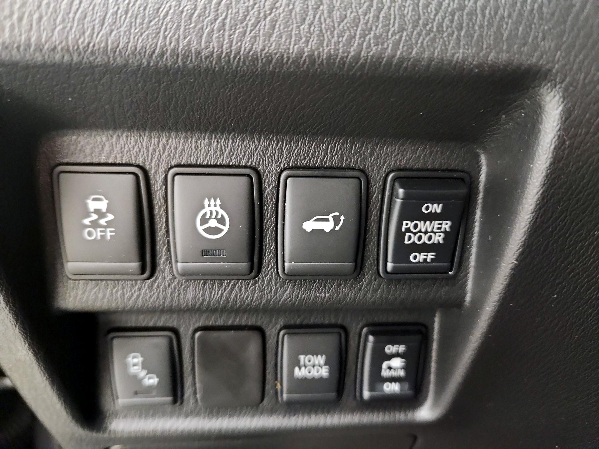 Thumbnail: 2015 Nissan Pathfinder - 13