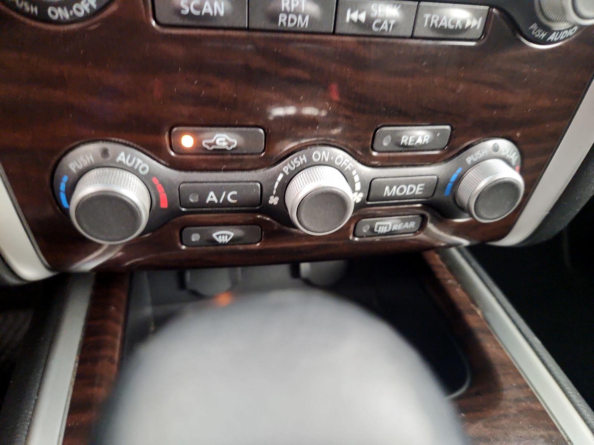 Thumbnail: 2015 Nissan Pathfinder - 17