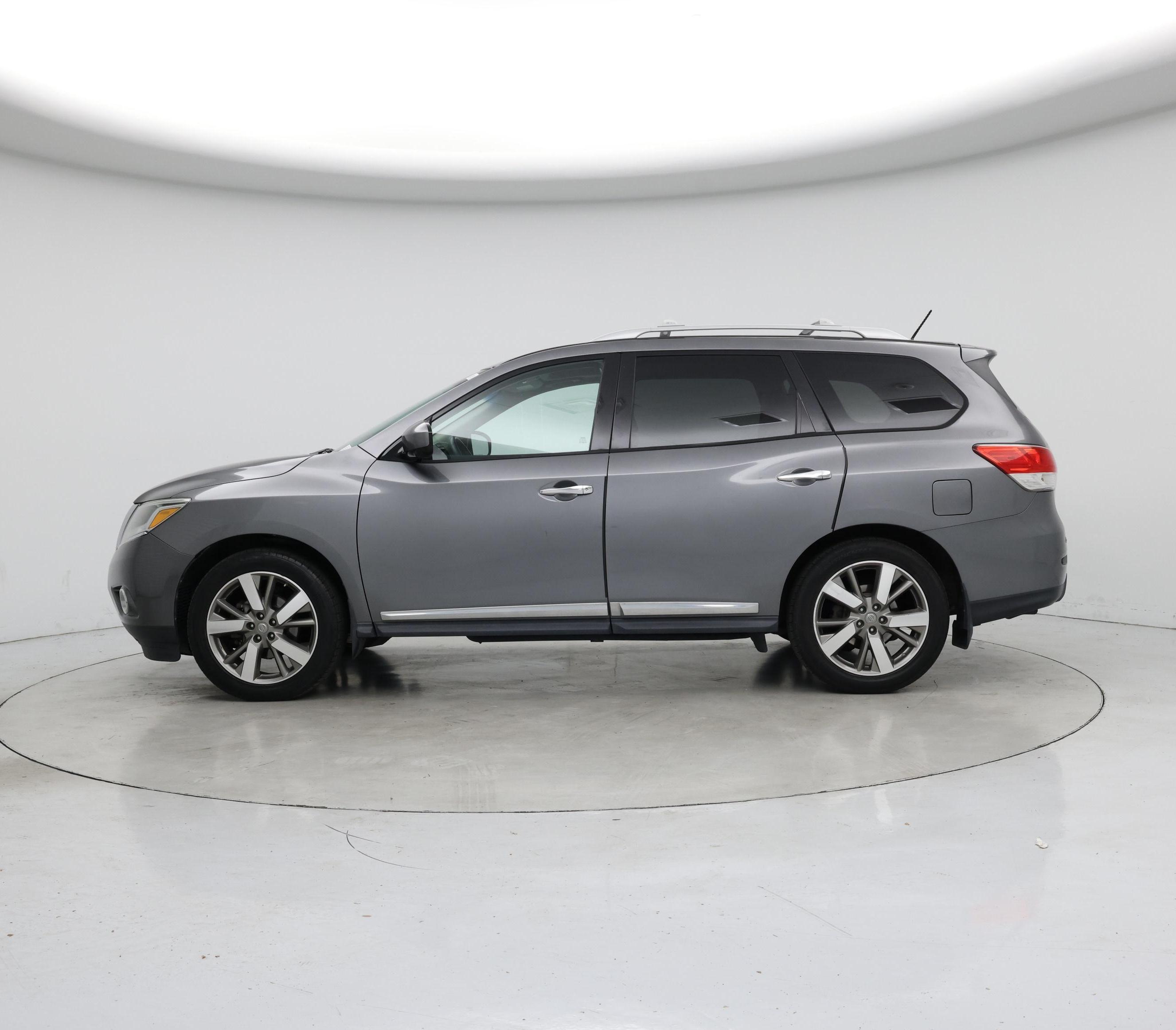 Thumbnail: 2015 Nissan Pathfinder - 3