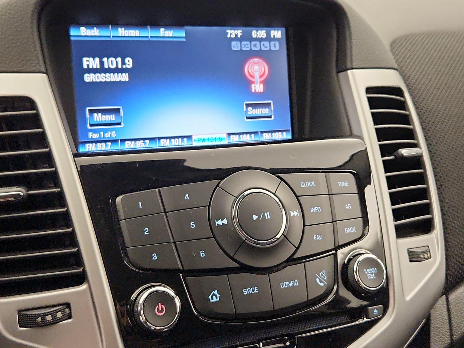 Thumbnail: 2015 Chevrolet Cruze - 15
