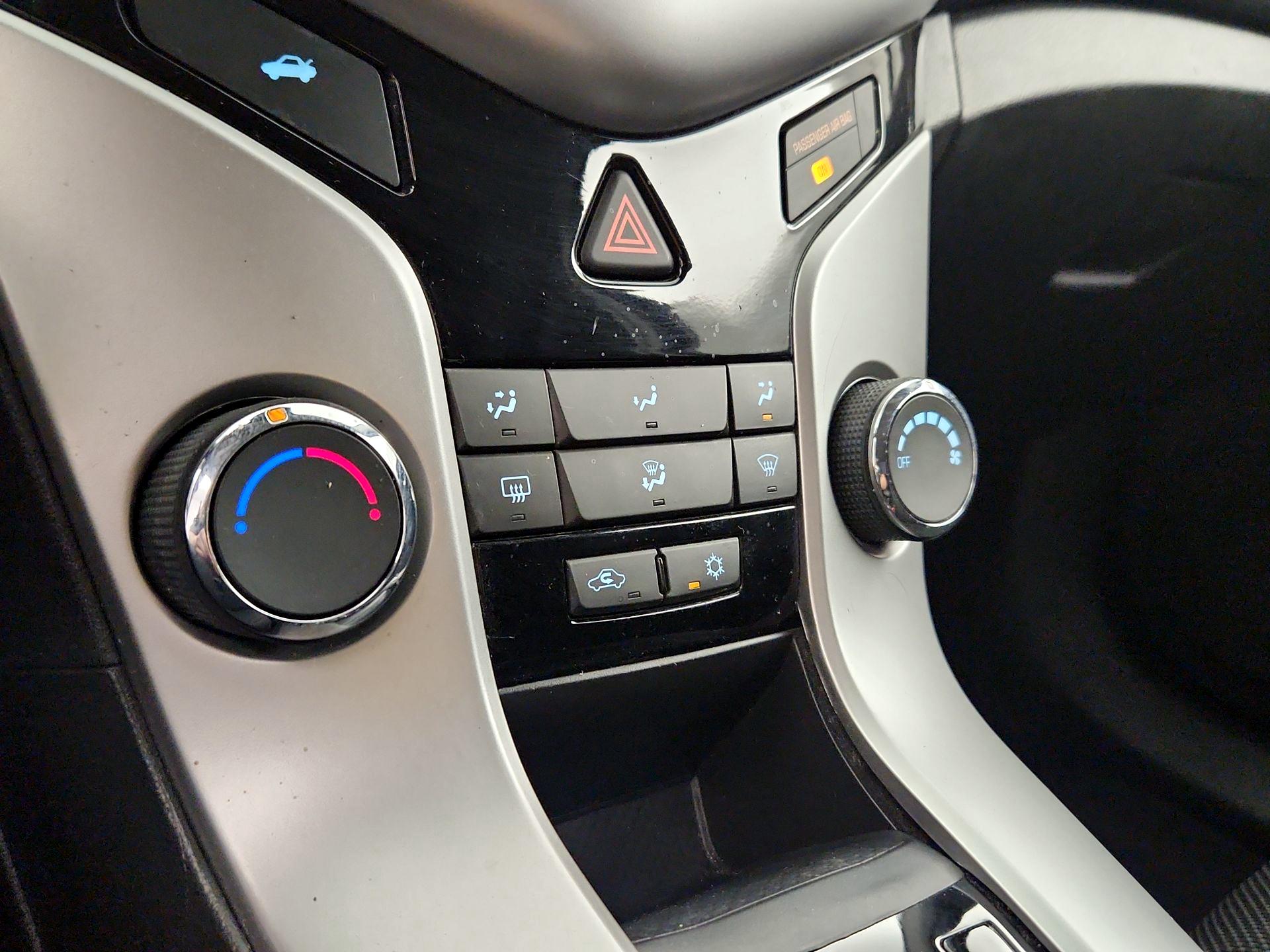 Thumbnail: 2015 Chevrolet Cruze - 16