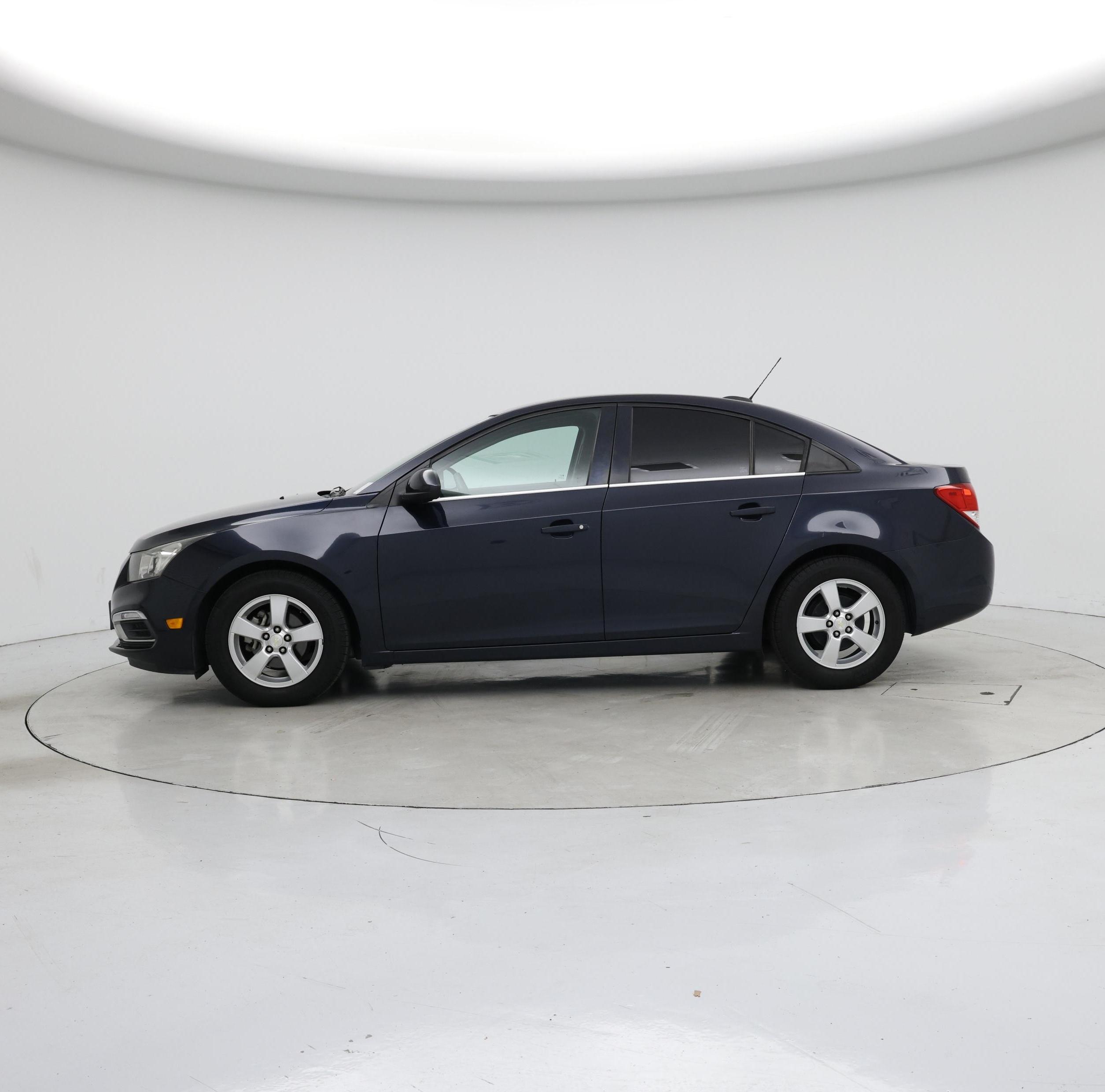 Thumbnail: 2015 Chevrolet Cruze - 3