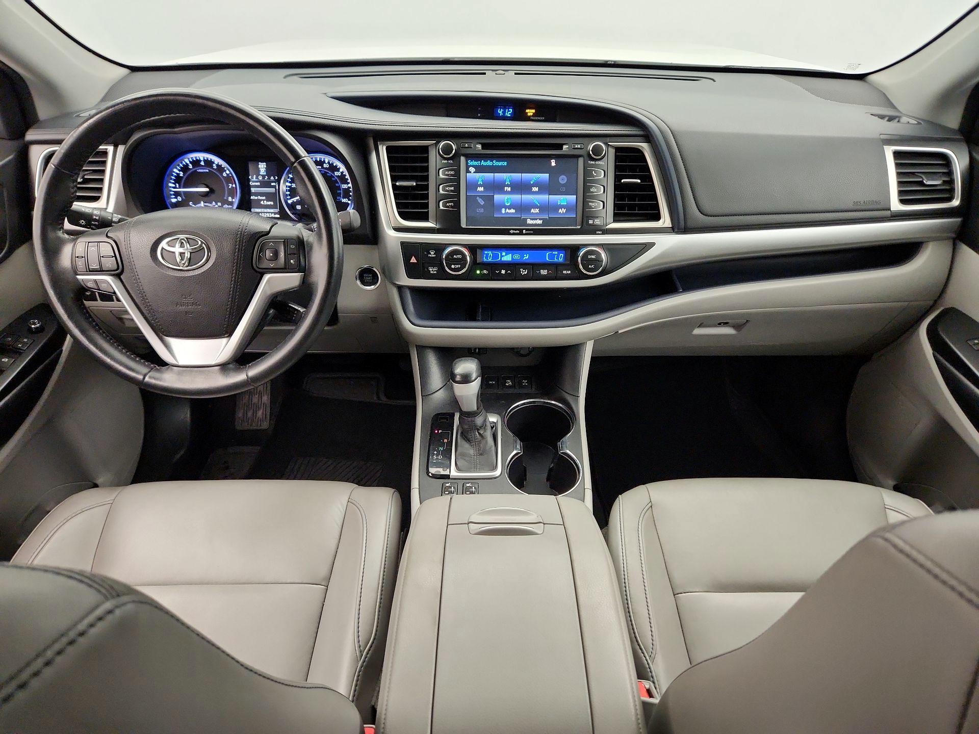Thumbnail: 2015 Toyota Highlander - 9
