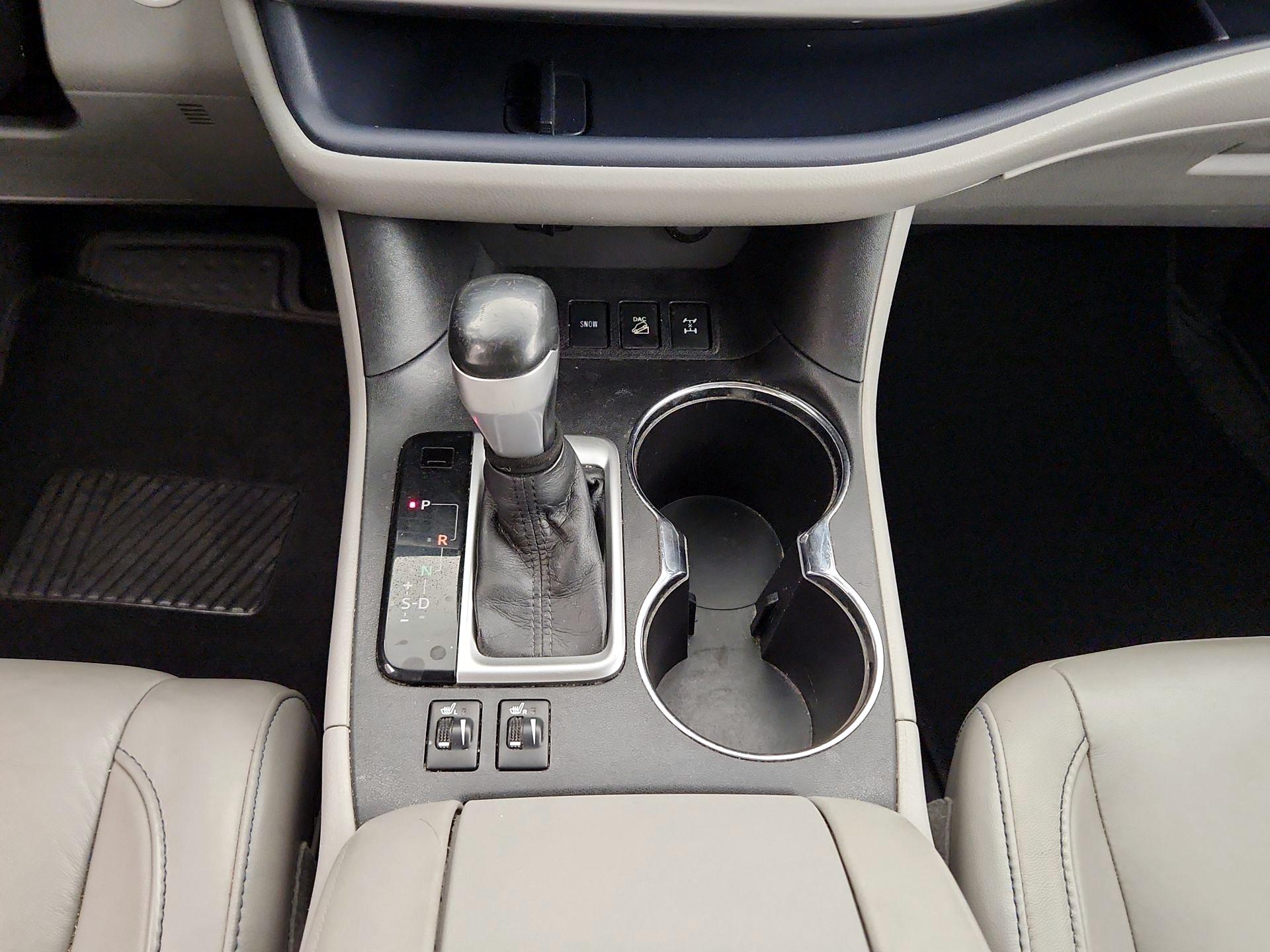 Thumbnail: 2015 Toyota Highlander - 17