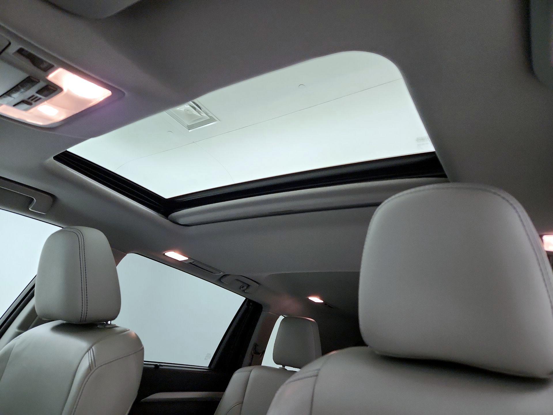 Thumbnail: 2015 Toyota Highlander - 19