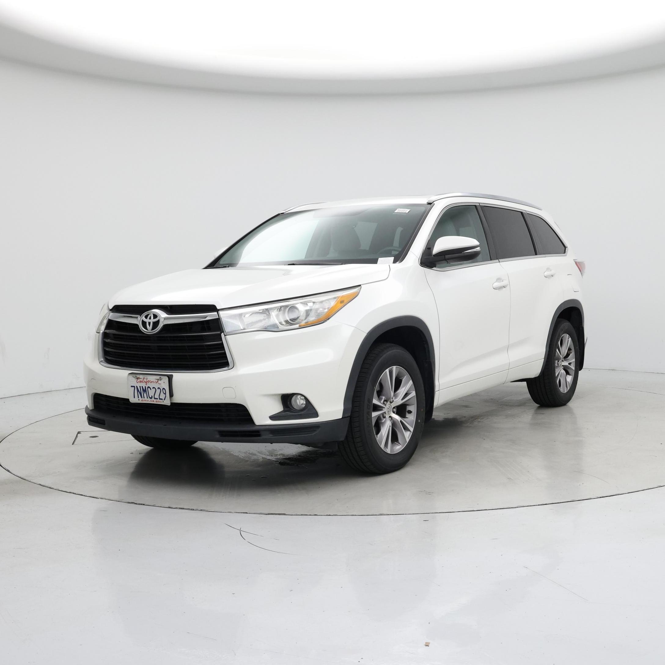 Thumbnail: 2015 Toyota Highlander - 4
